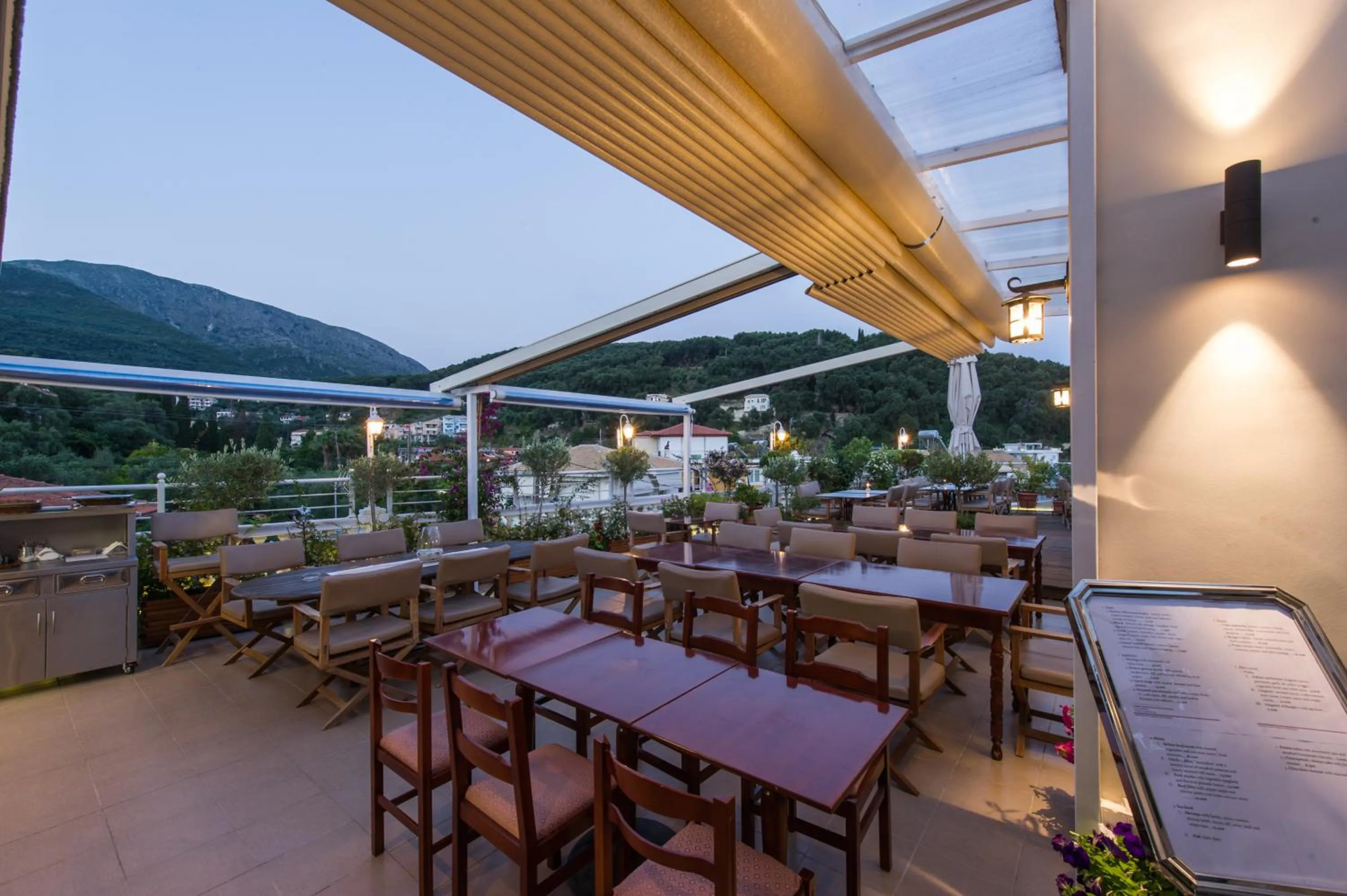 Restaurant/places to eat in Olympic Hotel