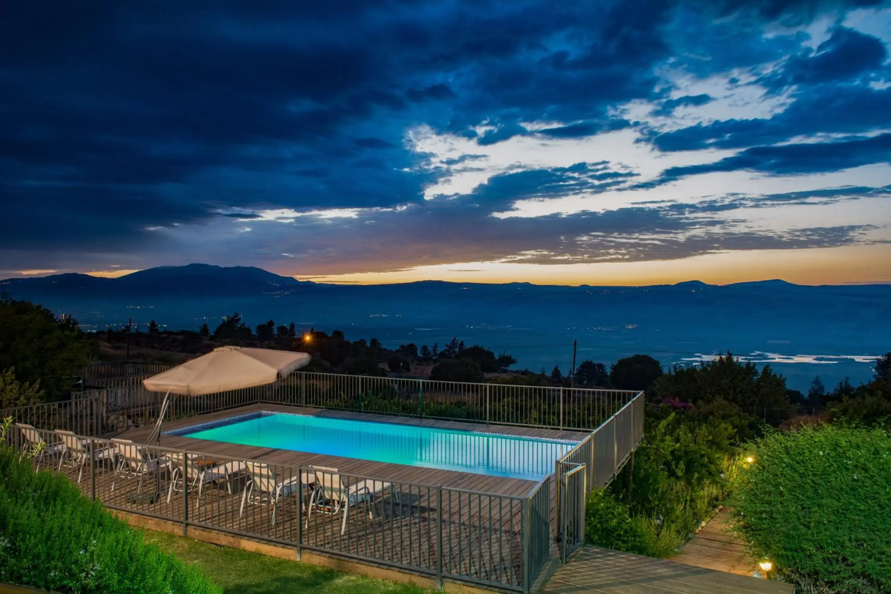 Seven-Bedroom House in Vibe Naftali Estate Seven-Bedroom House in Vibe Naftali Estate