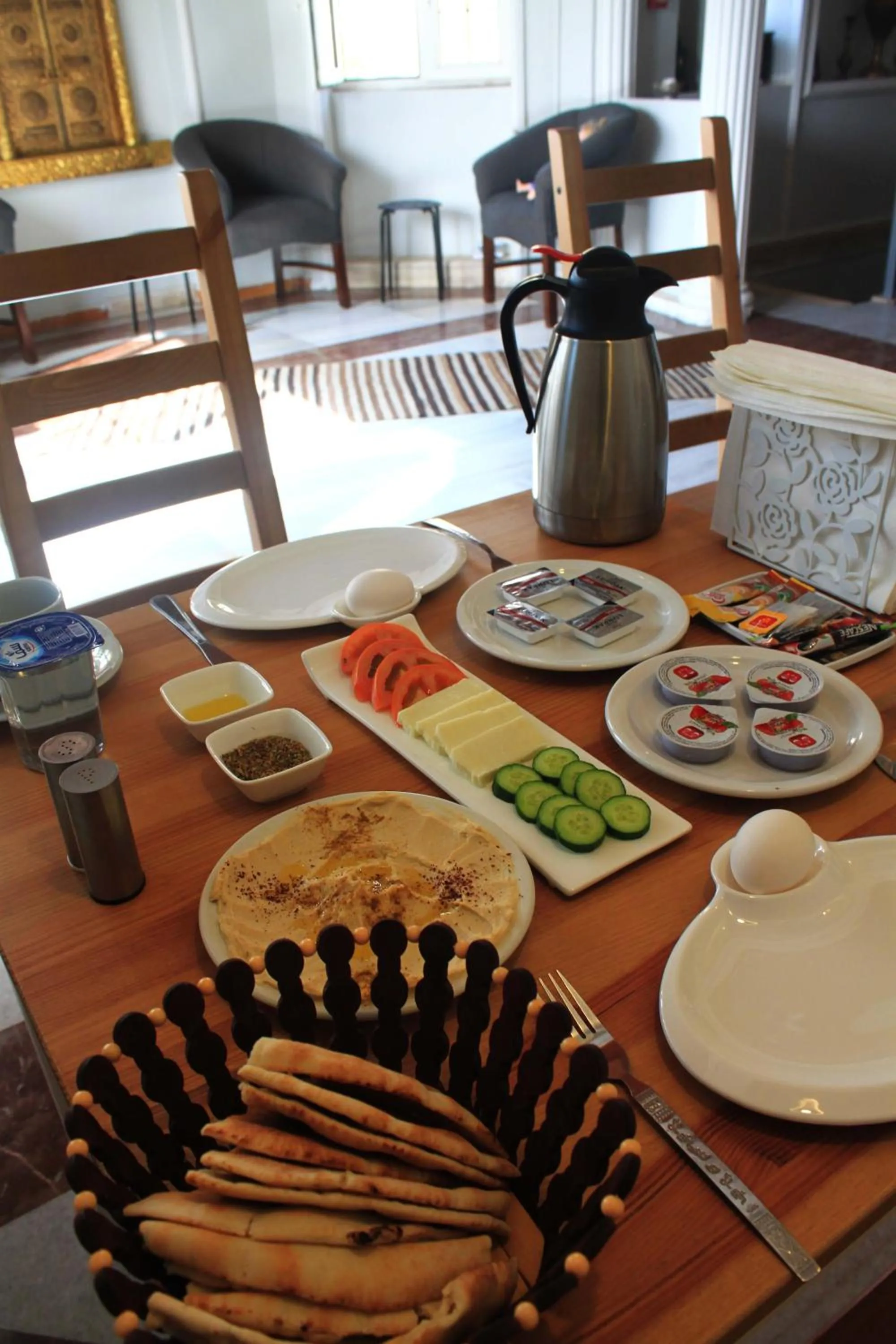 Restaurant/places to eat in Cairwan Hotel