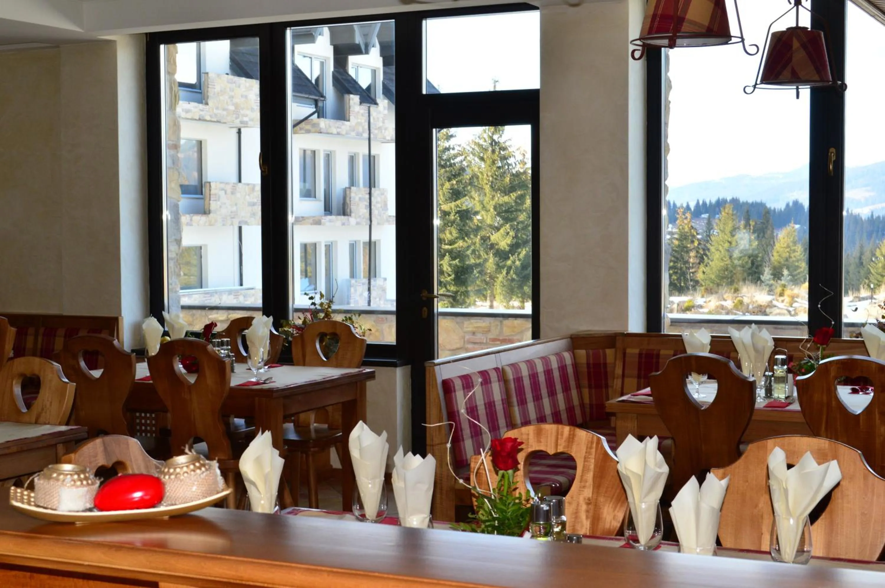 Restaurant/places to eat in Domeniul Dornei