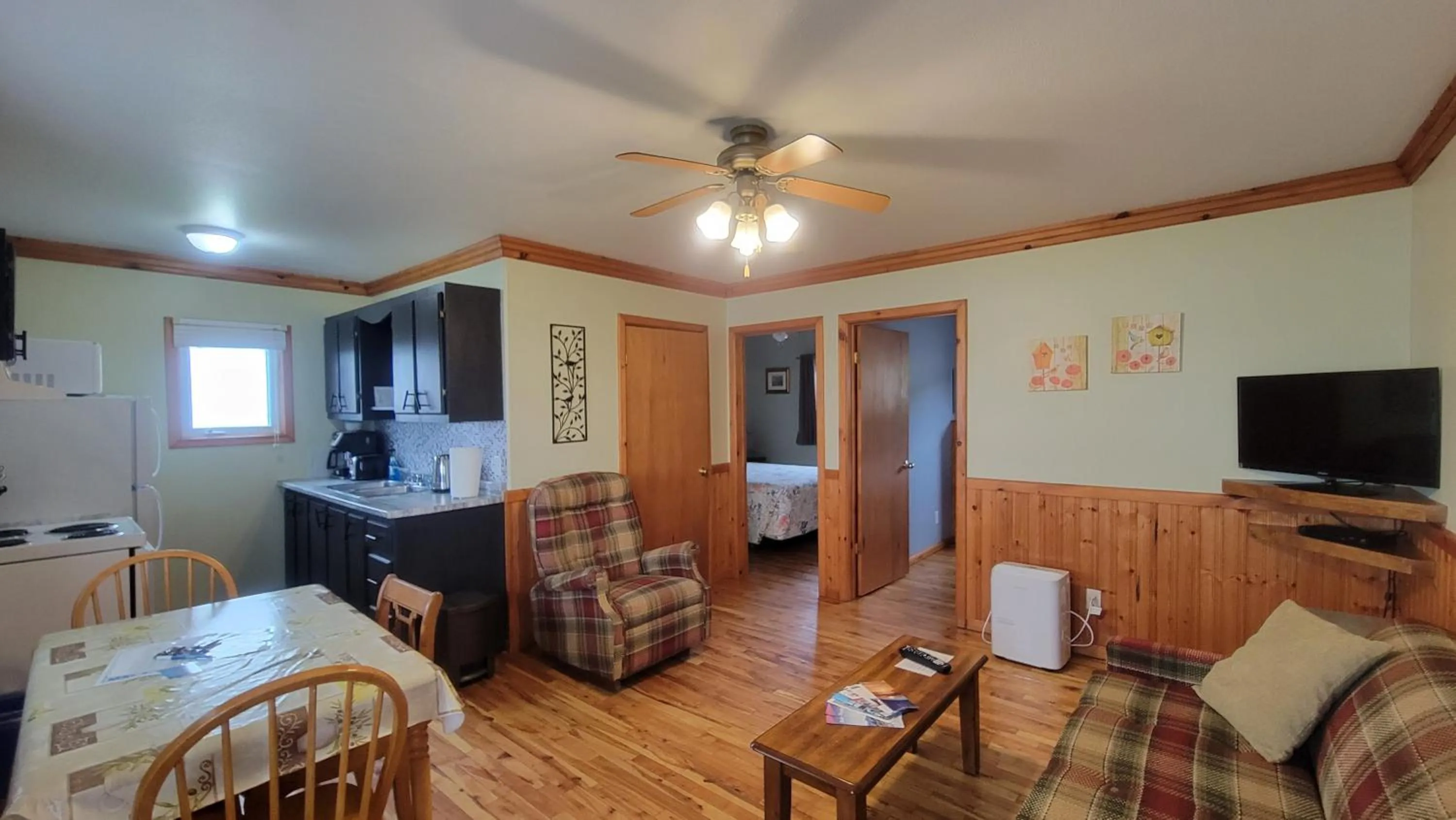 Kitchen or kitchenette, Bed in Codroy Valley Cottage Country