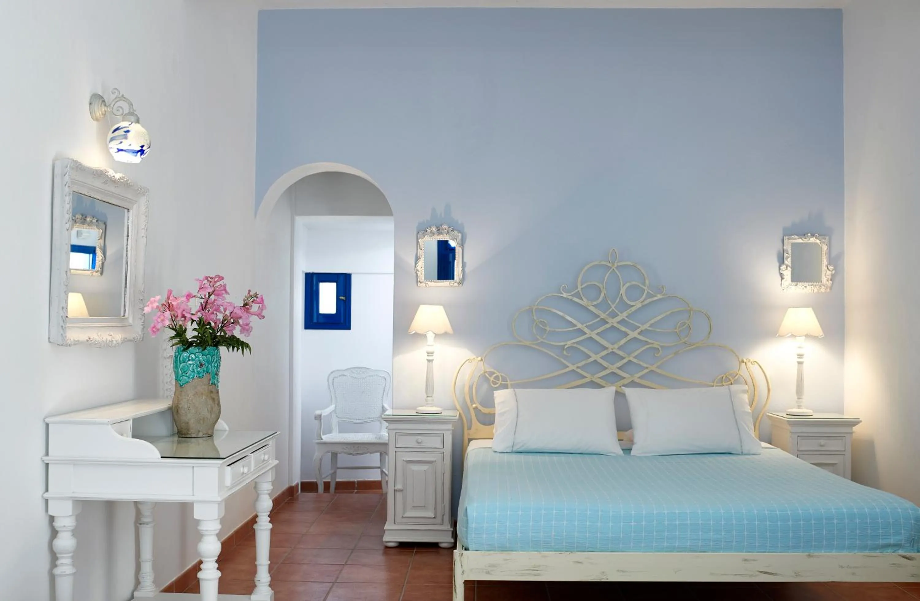 Bed in Folegandros Apartments