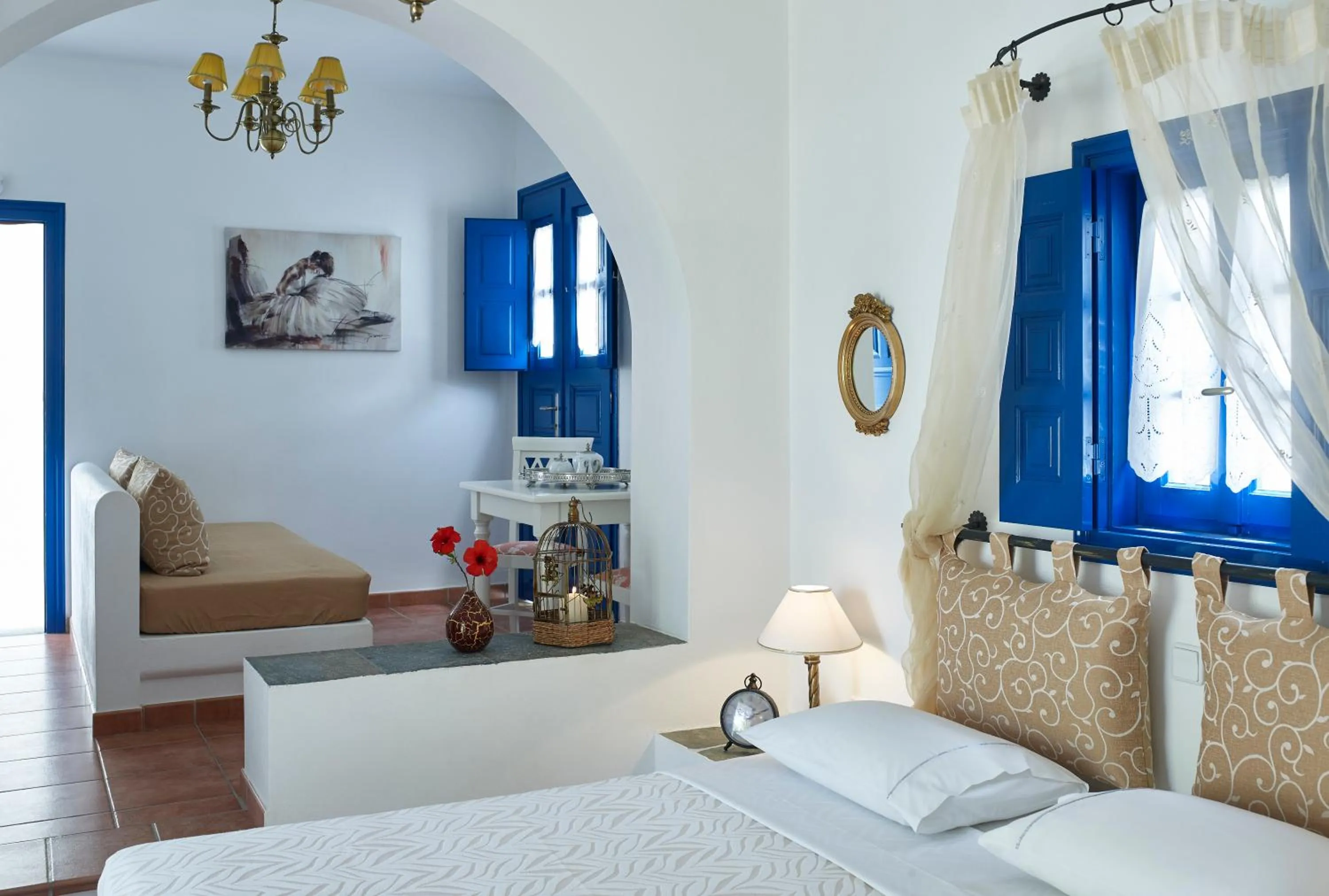 Bed in Folegandros Apartments
