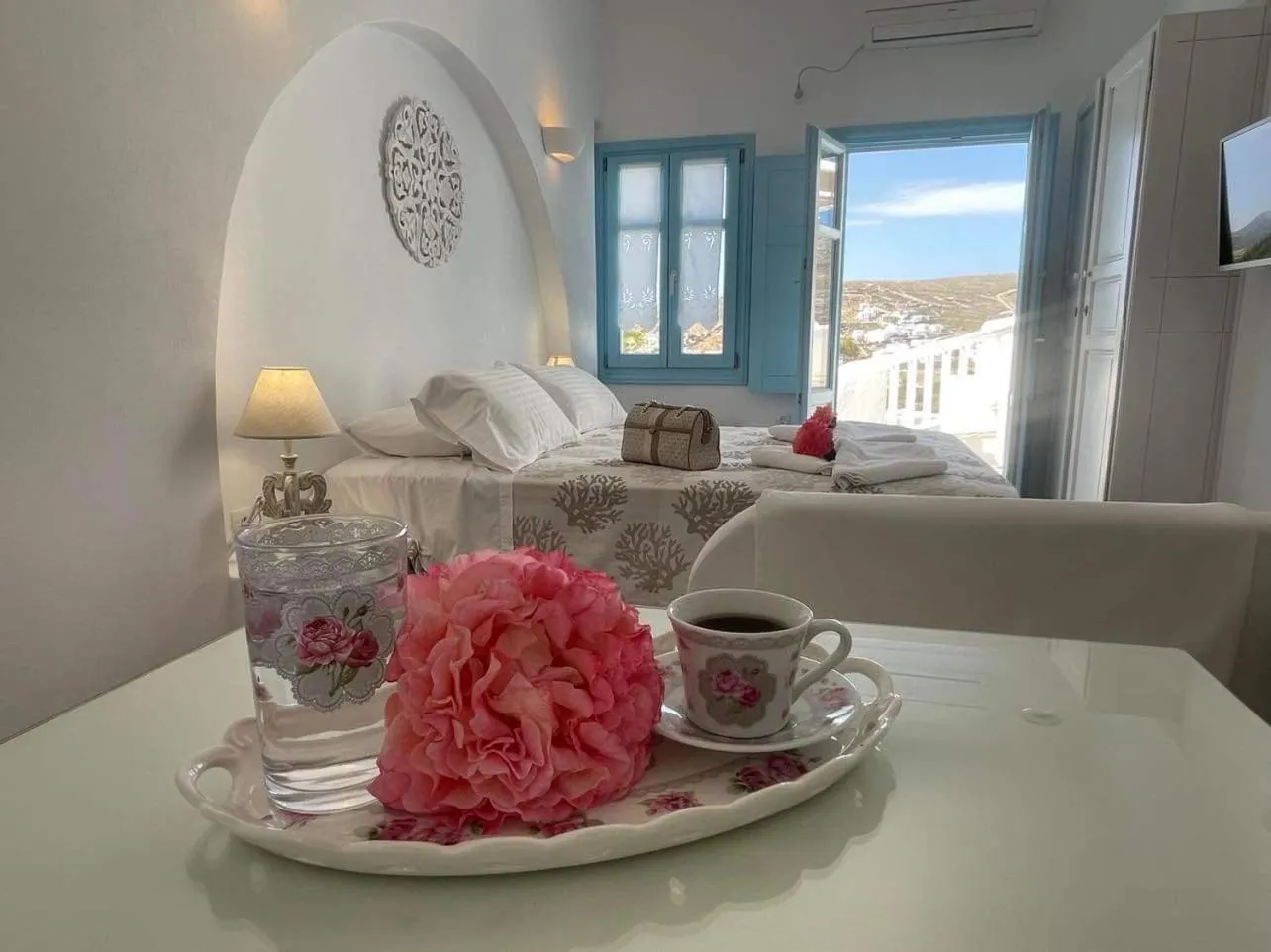 Folegandros Apartments