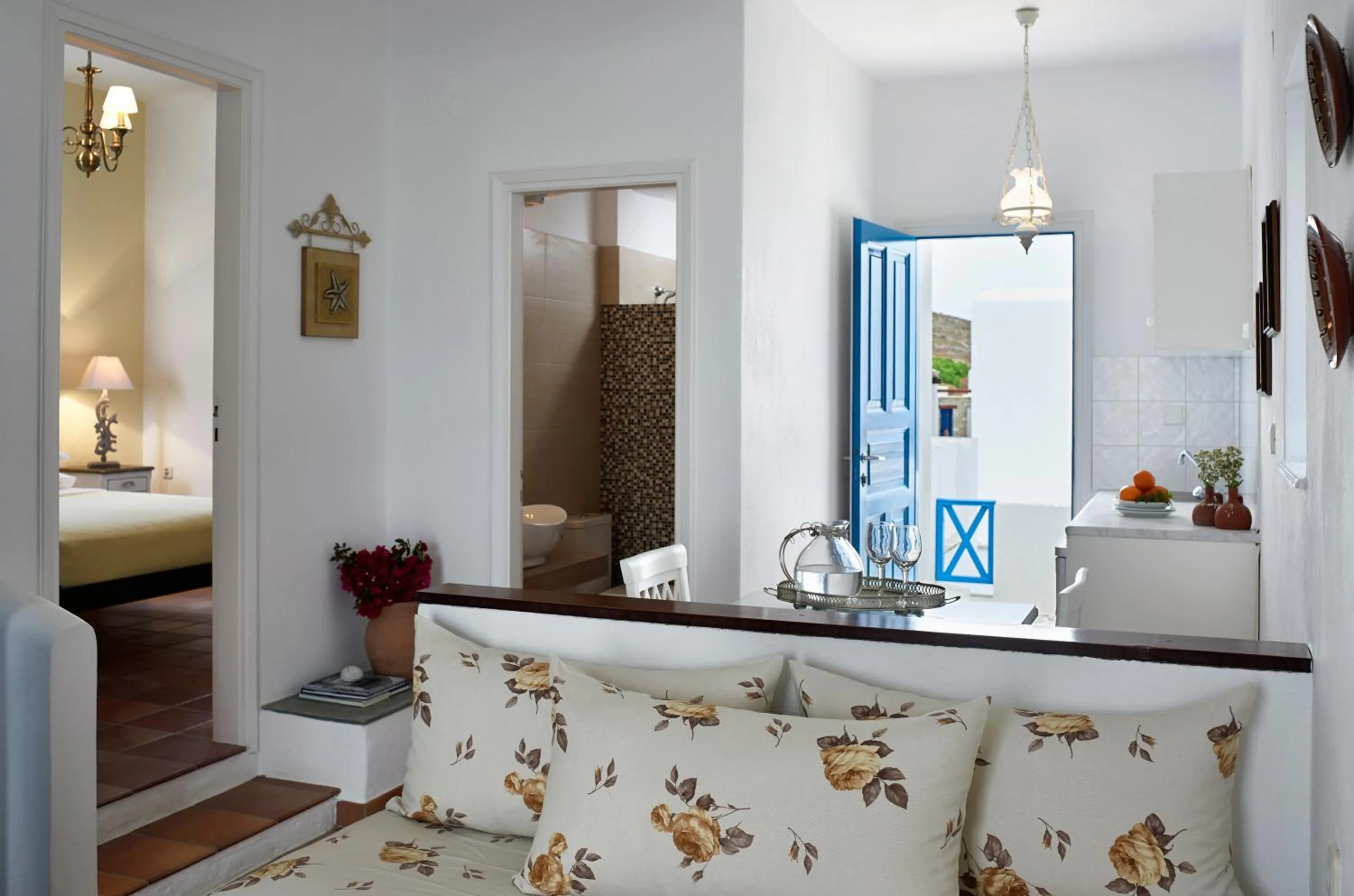 Bed in Folegandros Apartments