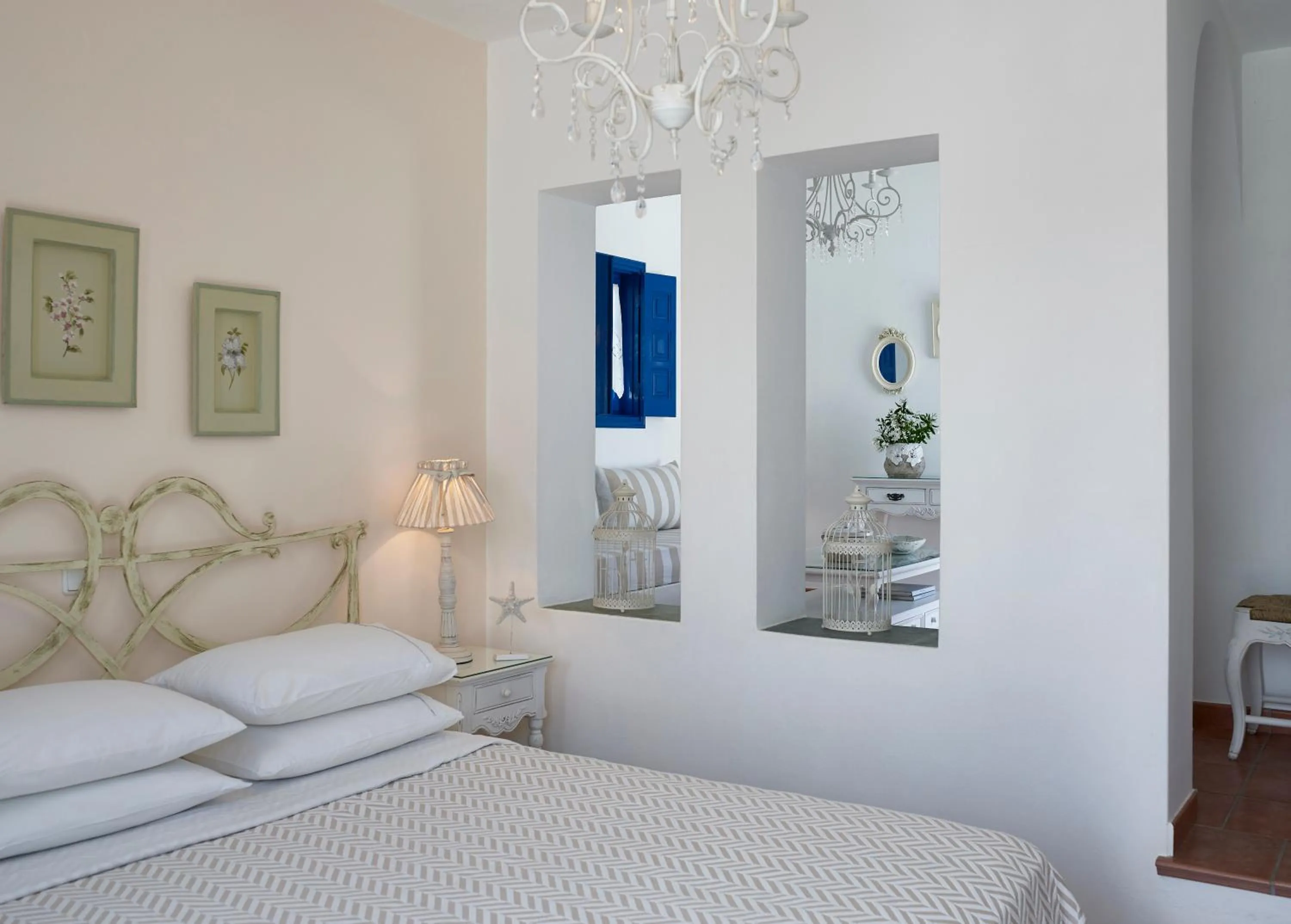 Bed in Folegandros Apartments