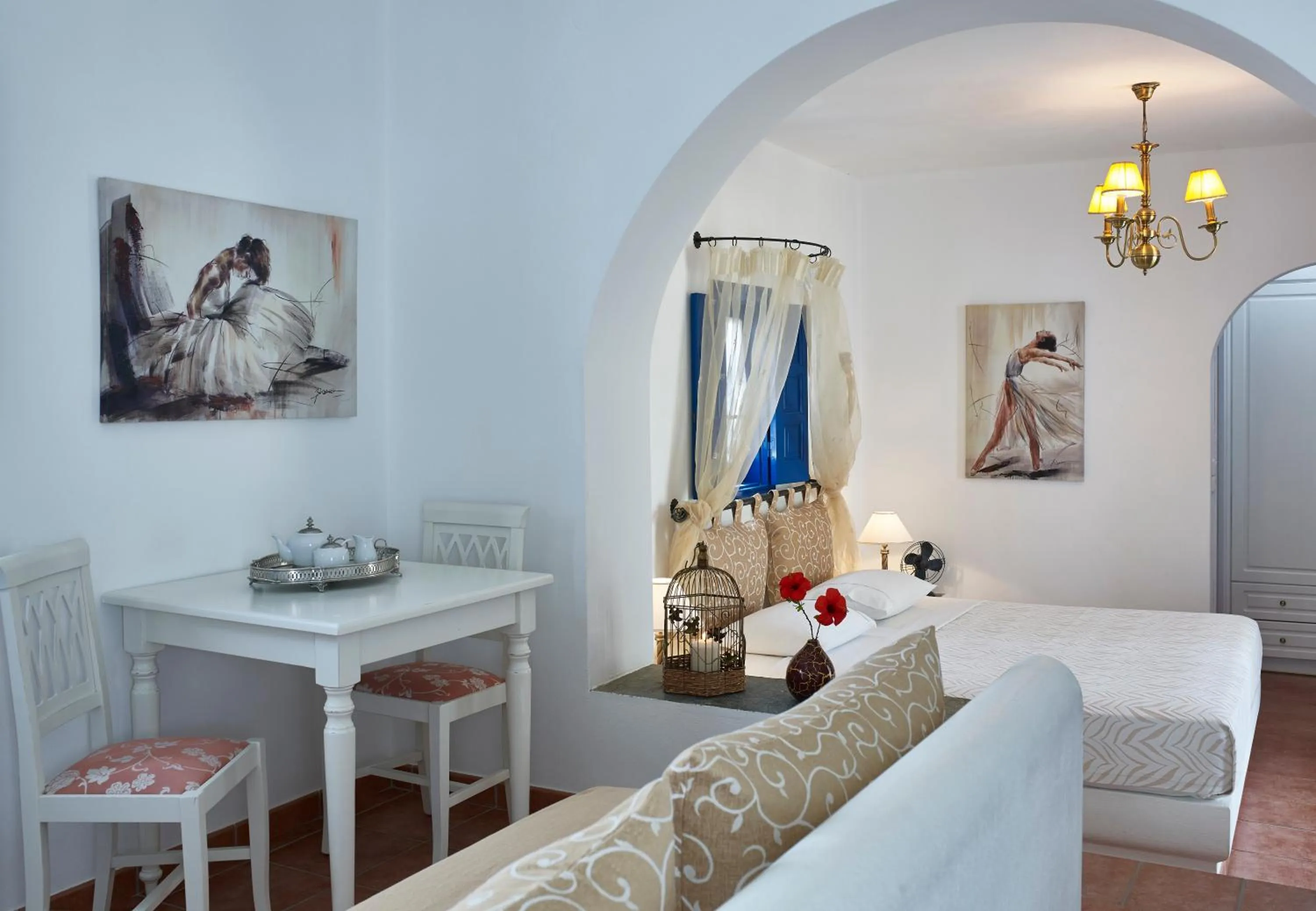 Bed in Folegandros Apartments