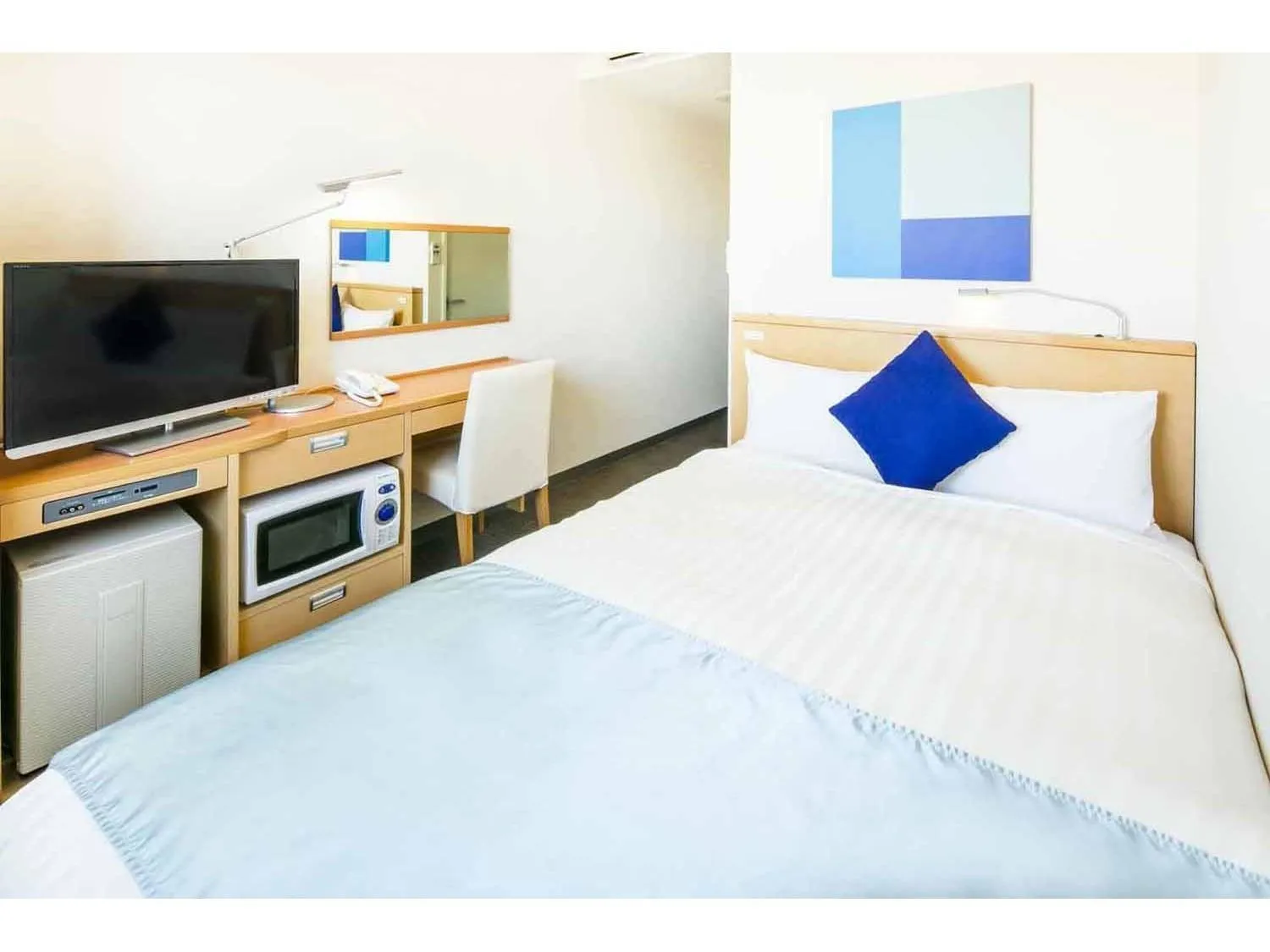 Double Room with Small Double Bed - Smoking in Hotel Lumiere Nishikasai