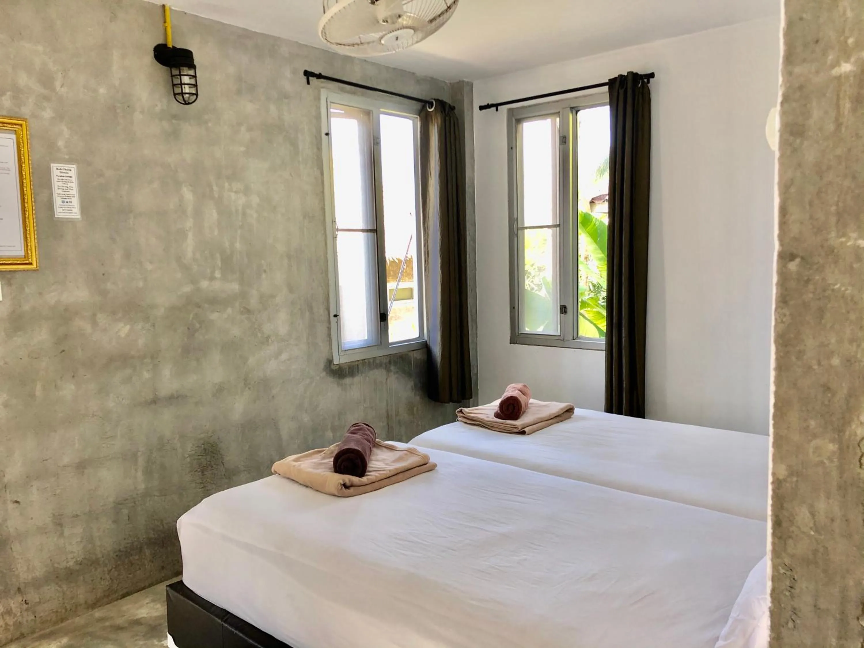 Bed in Paradise Cottage