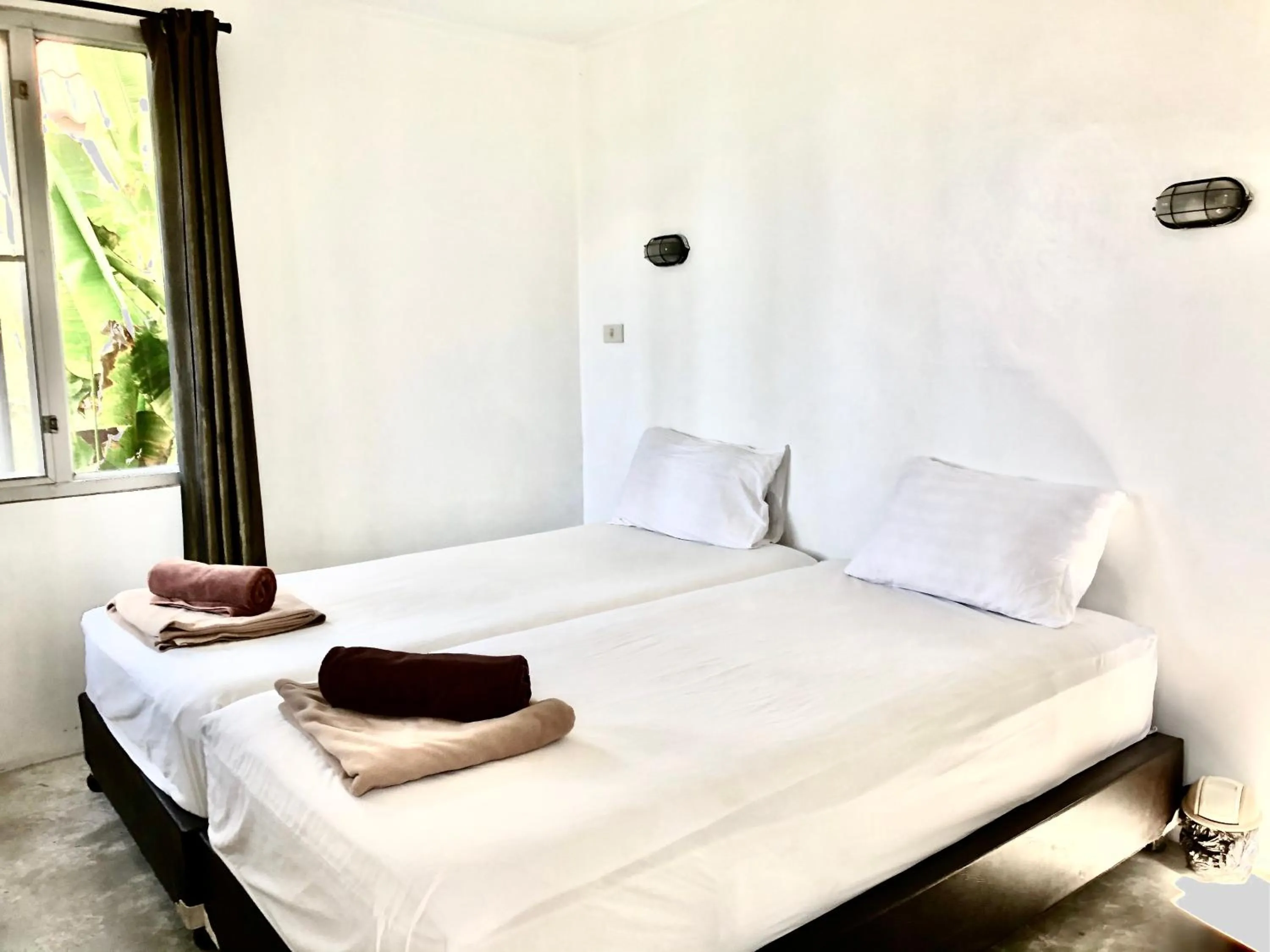 Bed in Paradise Cottage