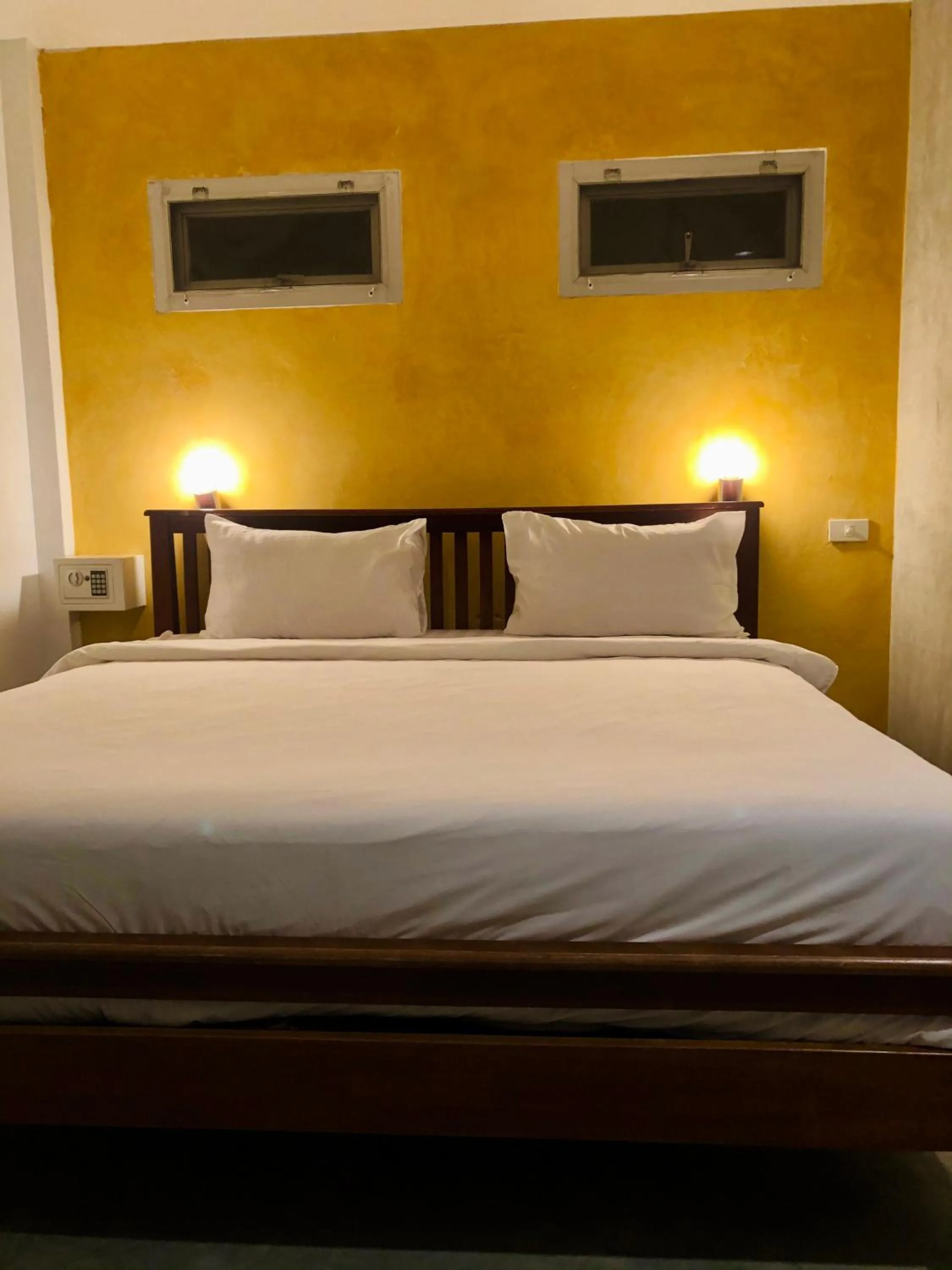 Bed in Paradise Cottage