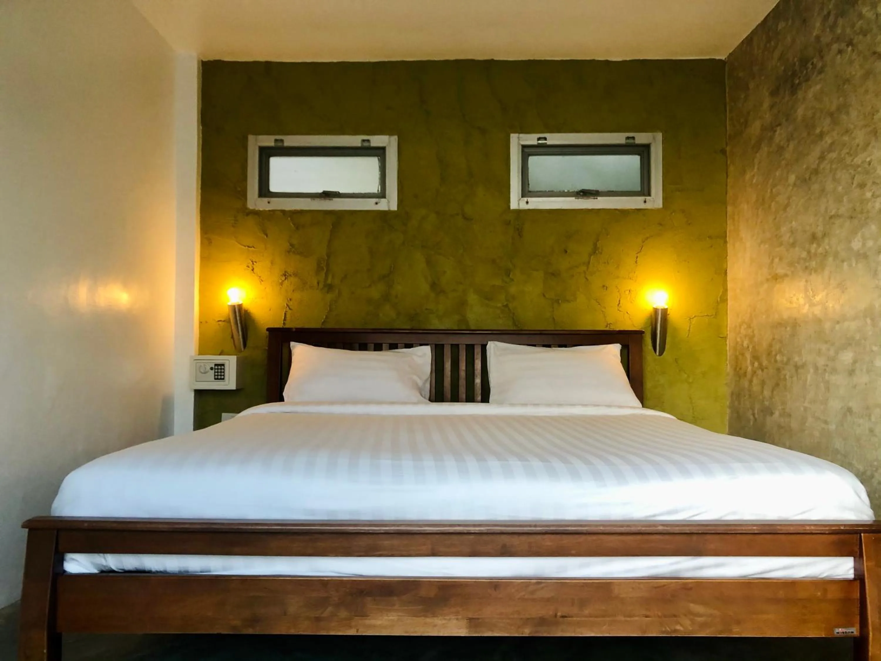 Bed in Paradise Cottage