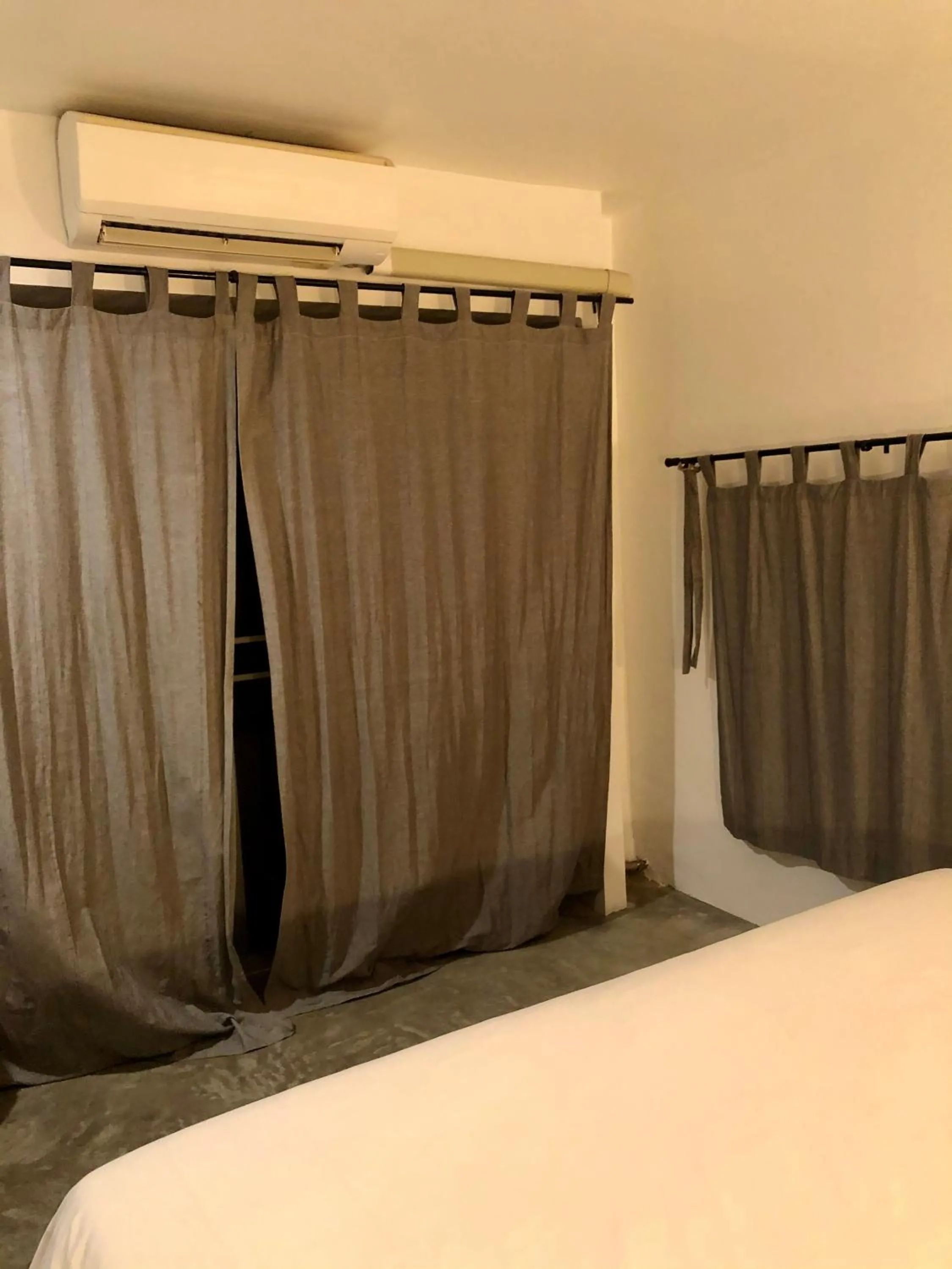 Bed in Paradise Cottage