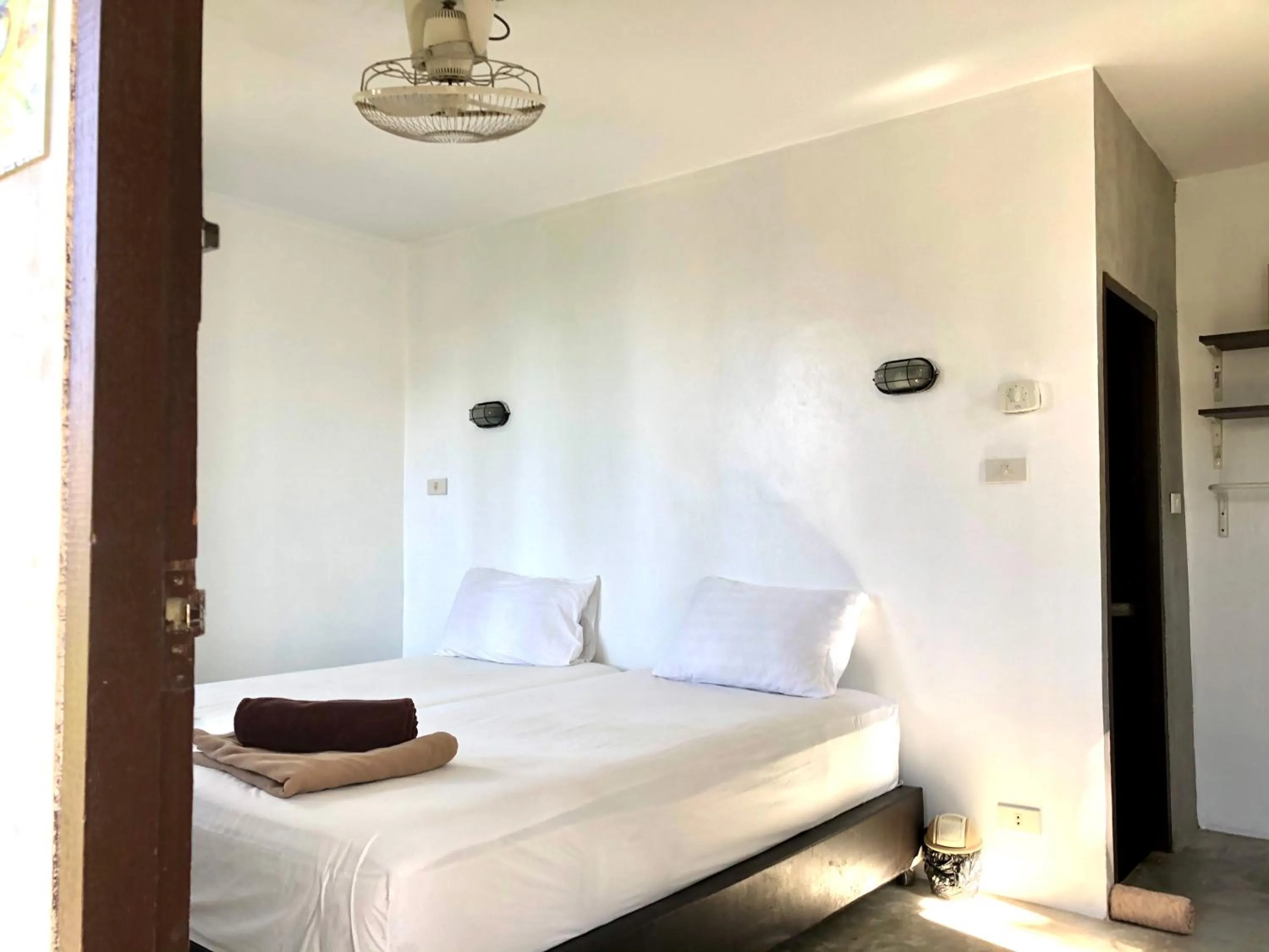 Bed in Paradise Cottage