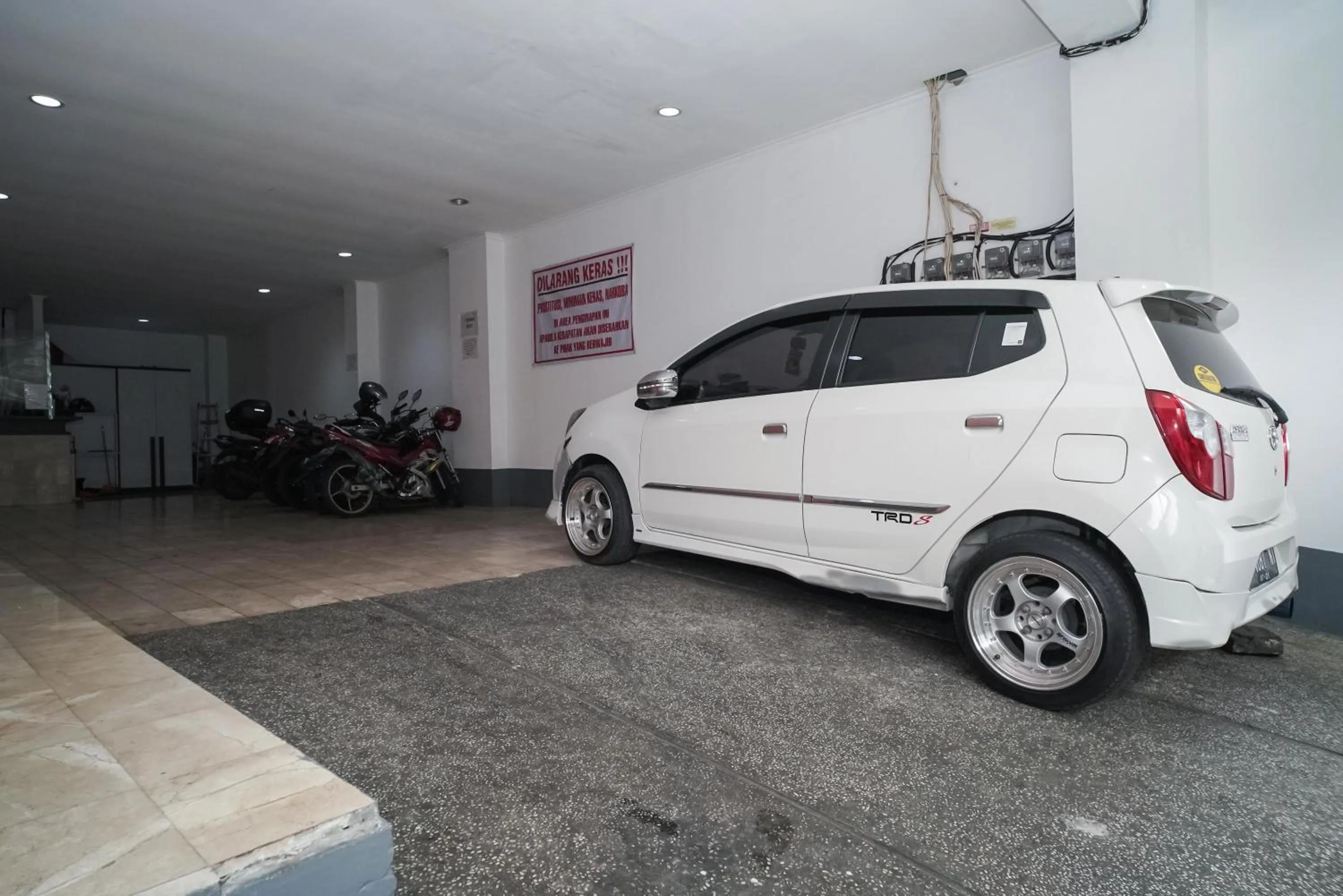 Parking in KoolKost near Universitas BINUS Anggrek