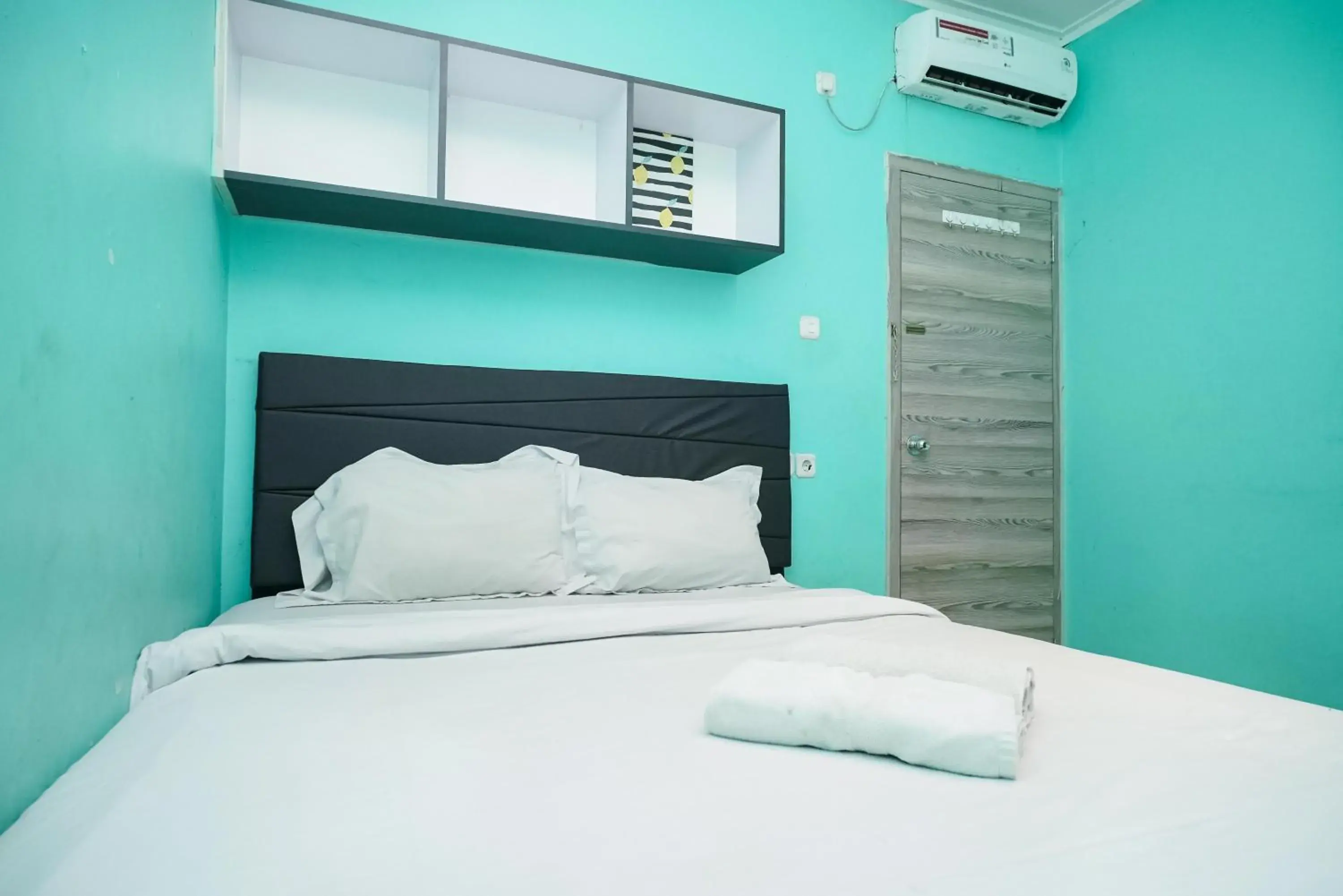 Bedroom, Bed in KoolKost near Universitas BINUS Anggrek Bedroom, Bed in KoolKost near Universitas BINUS Anggrek