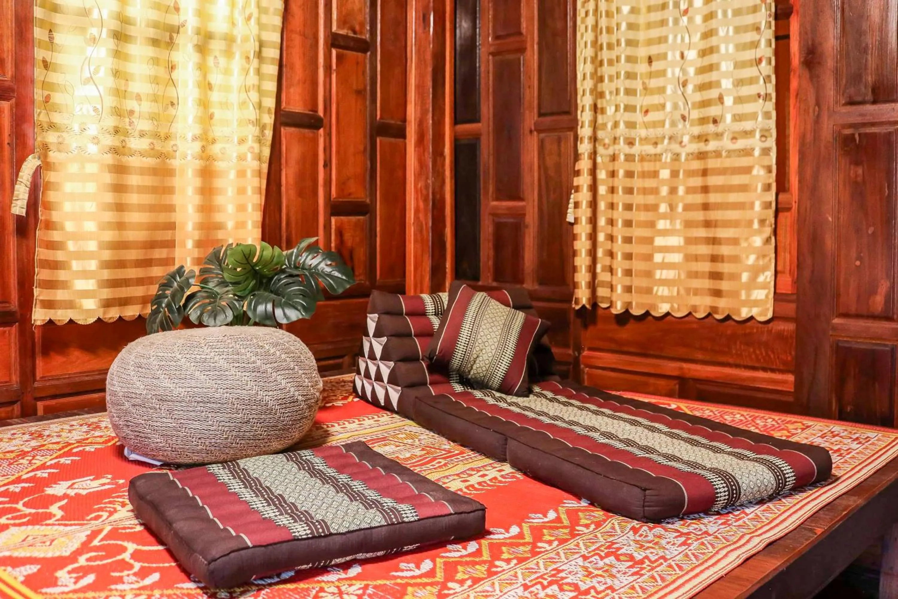 Living room, Bed in SCN Resort and Spa Rayong