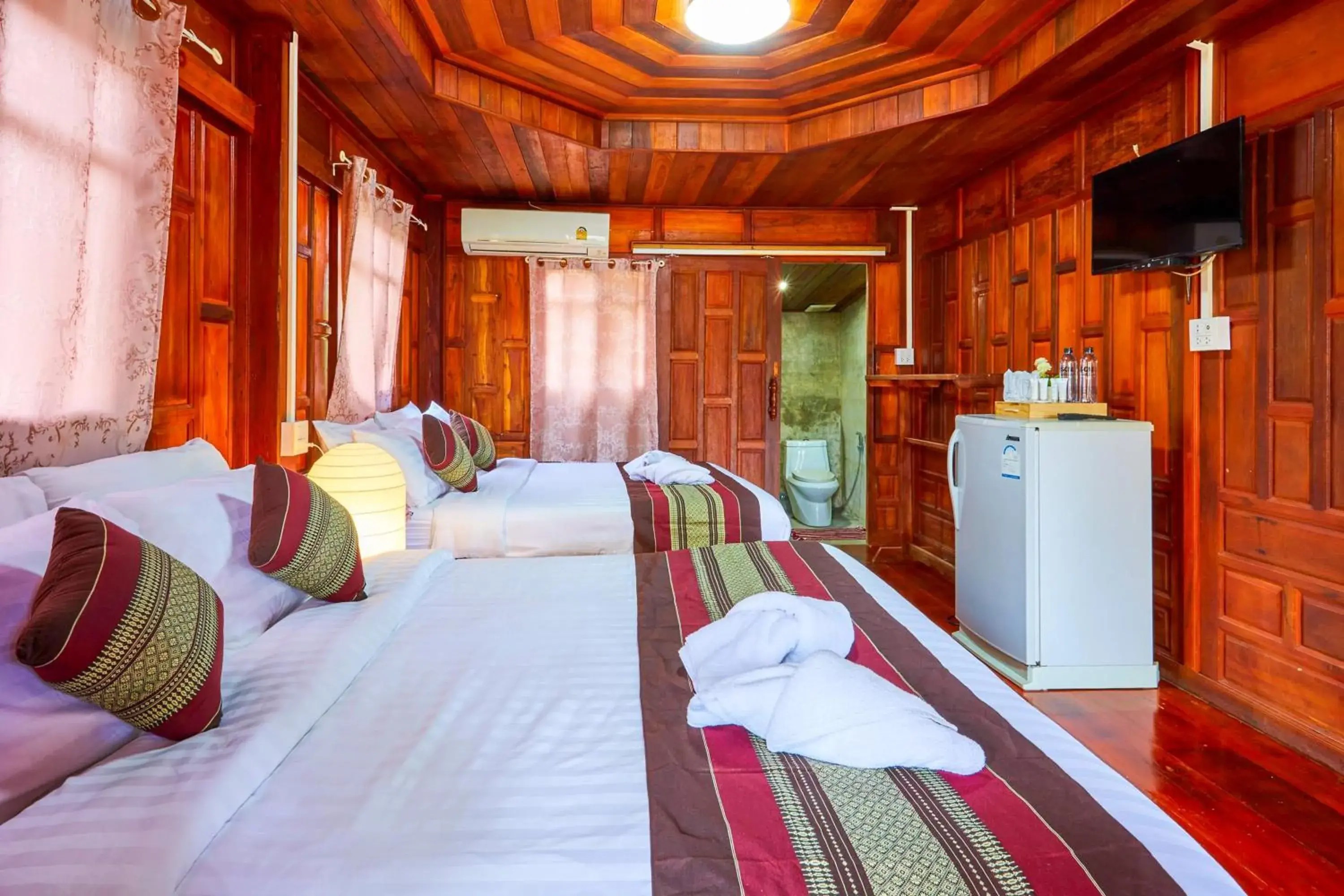 Twin Room with Bath in SCN Rayong Resort and Spa - เอส ซี เอน รีสอร์ต Twin Room with Bath in SCN Rayong Resort and Spa - เอส ซี เอน รีสอร์ต