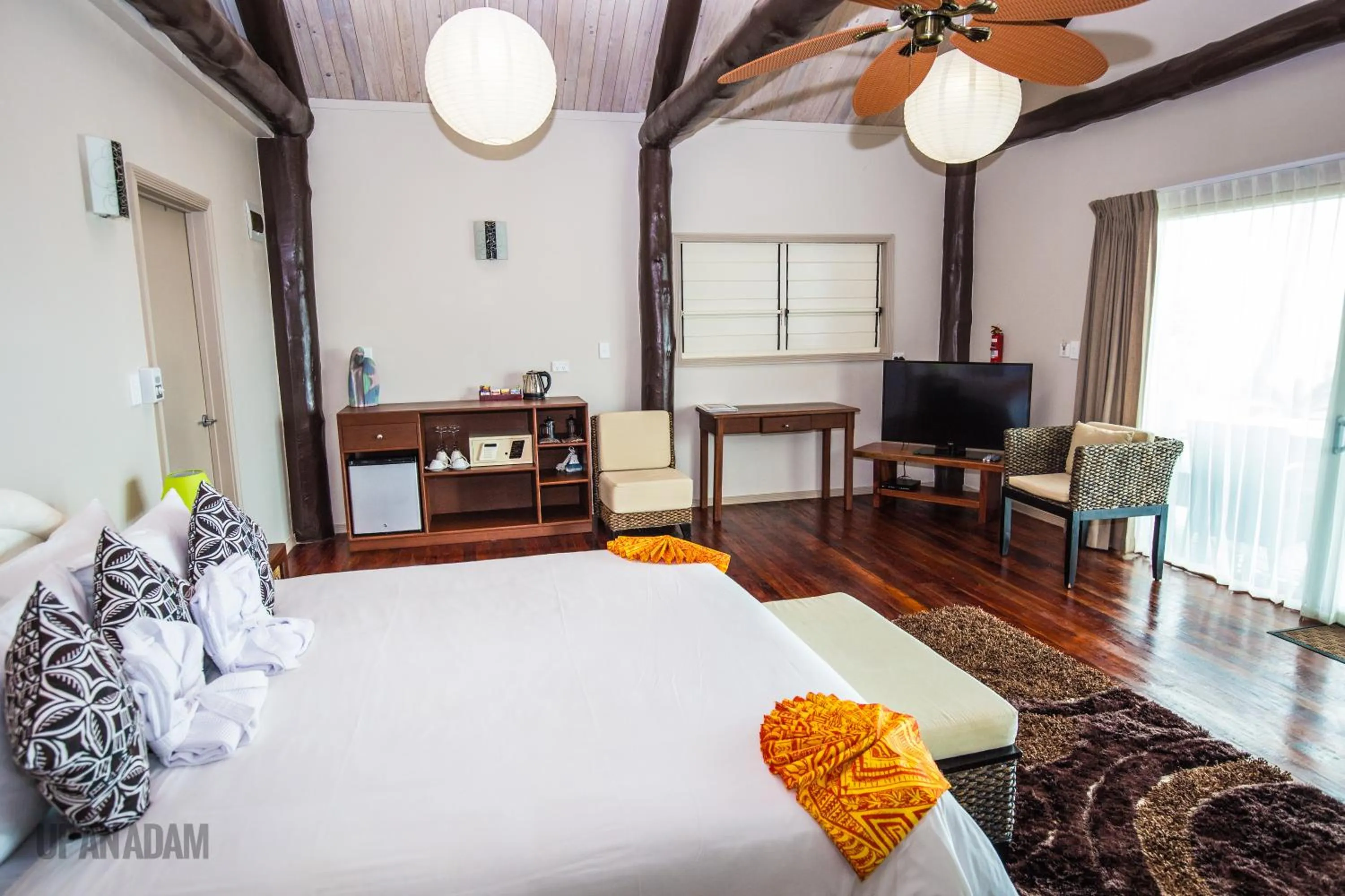 Bed in Saletoga Sands Resort & Spa