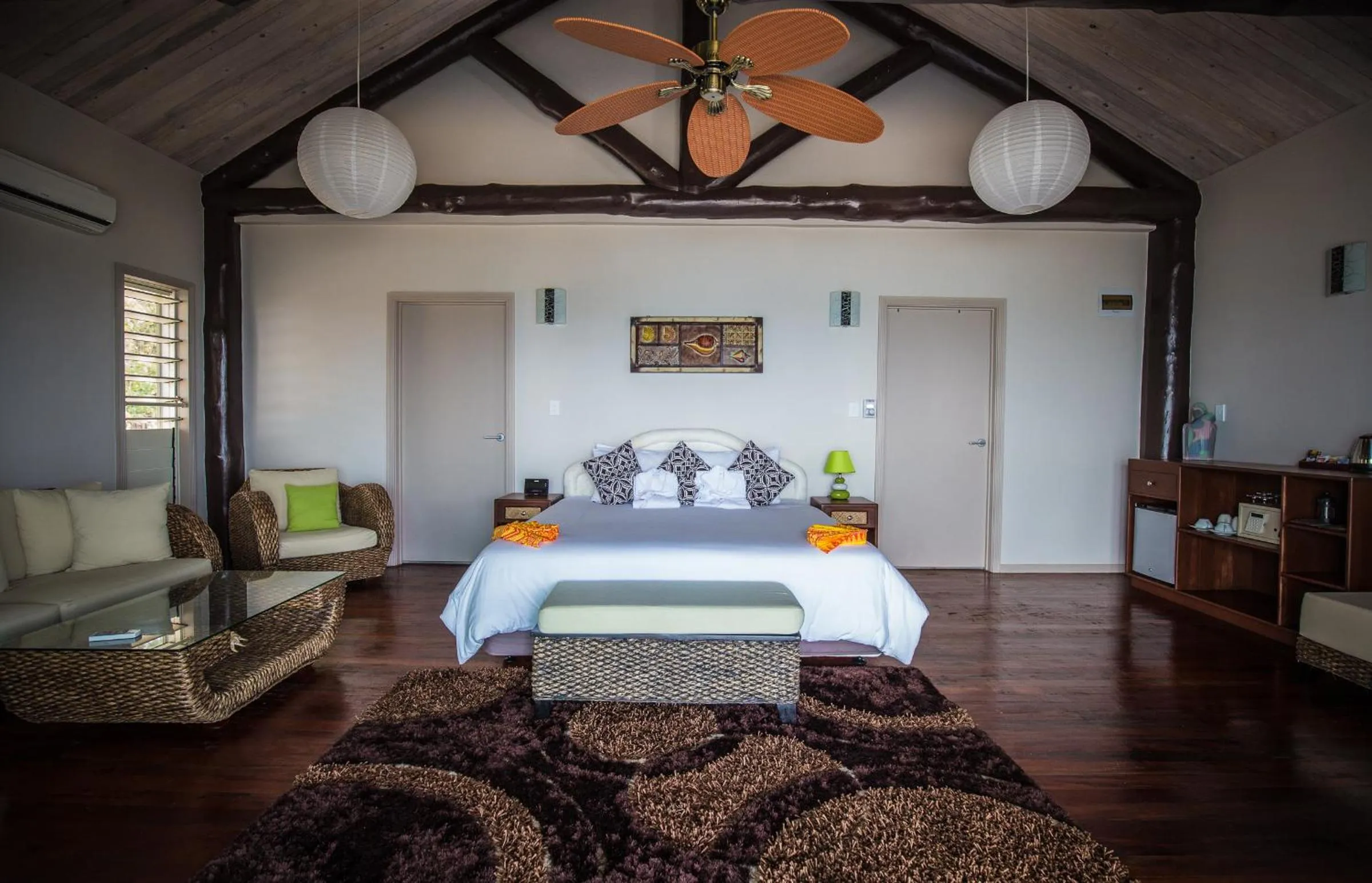 Bed in Saletoga Sands Resort & Spa