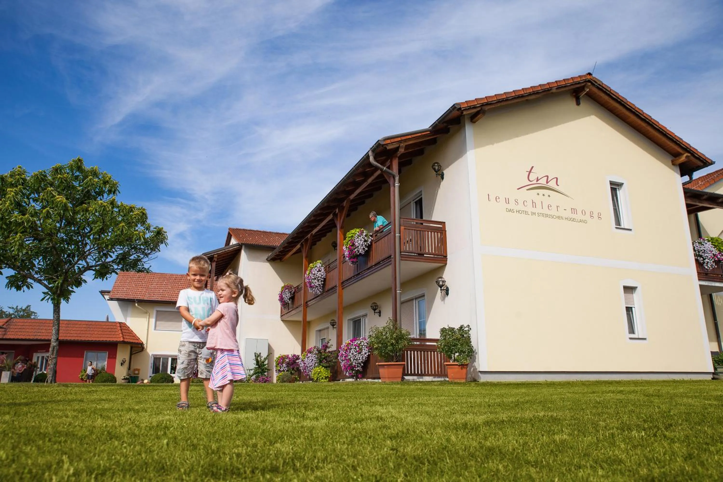 Property building in Hotel-Restaurant Teuschler-Mogg Bad Waltersdorf inklusiv Genusscard