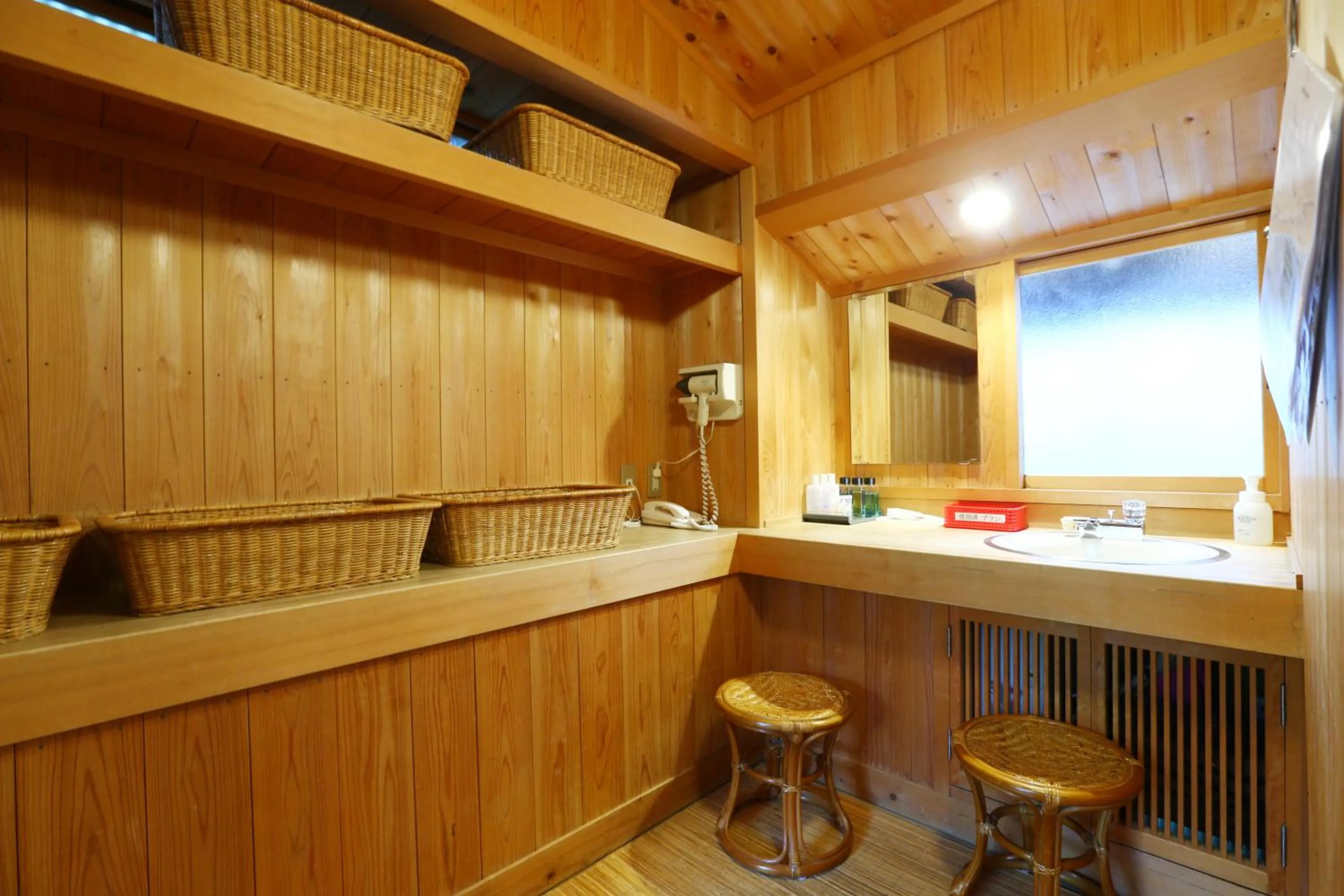 Hot Spring Bath in Izumiya Zenbe