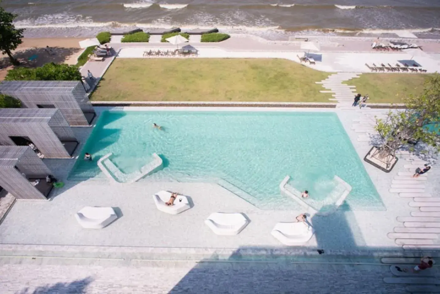 Stunning sunset on 30th floor beach front@Veranda Stunning sunset on 30th floor beach front@Veranda