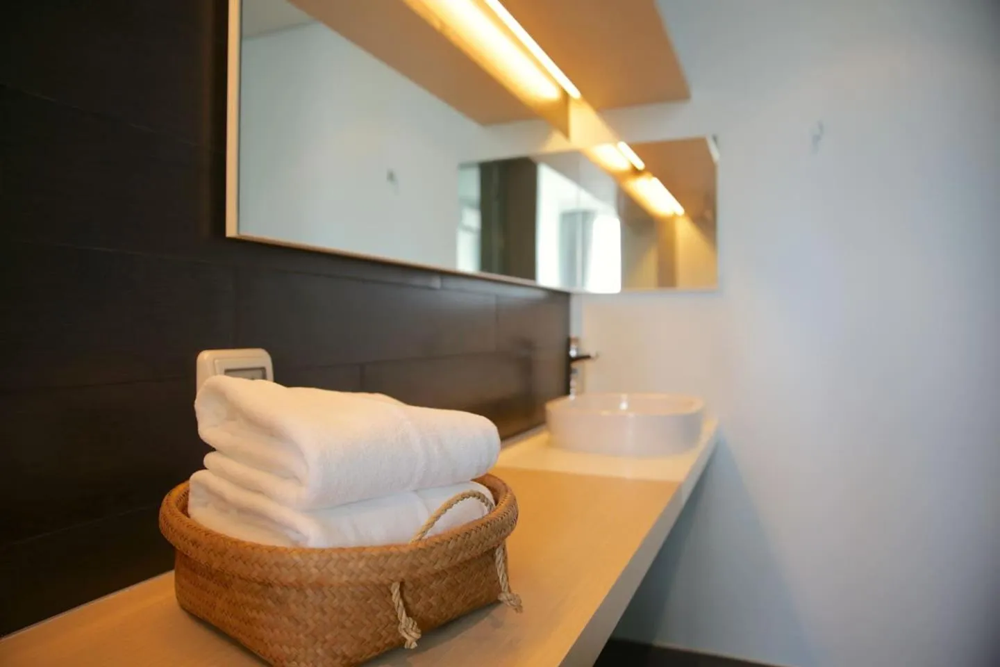 Stunning sunset on 30th floor beach front@Veranda