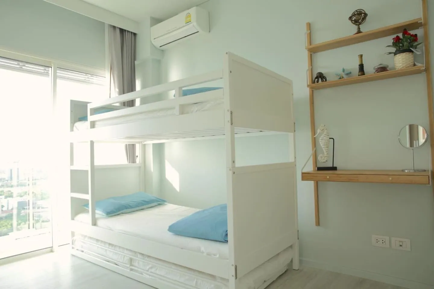 Stunning sunset on 30th floor beach front@Veranda