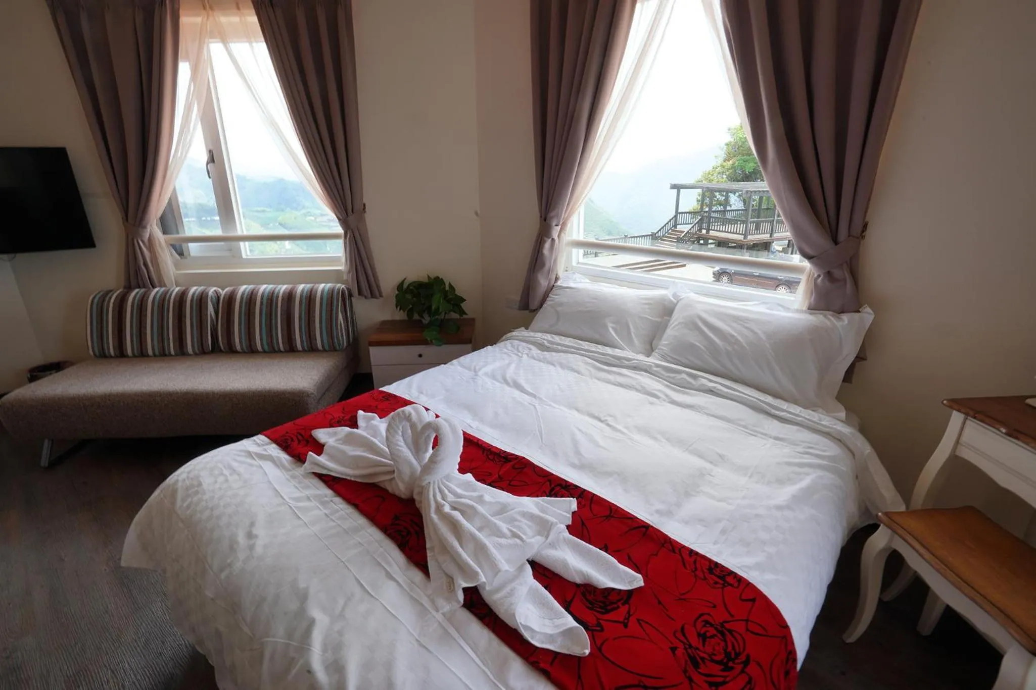 Bed in SunSweet House