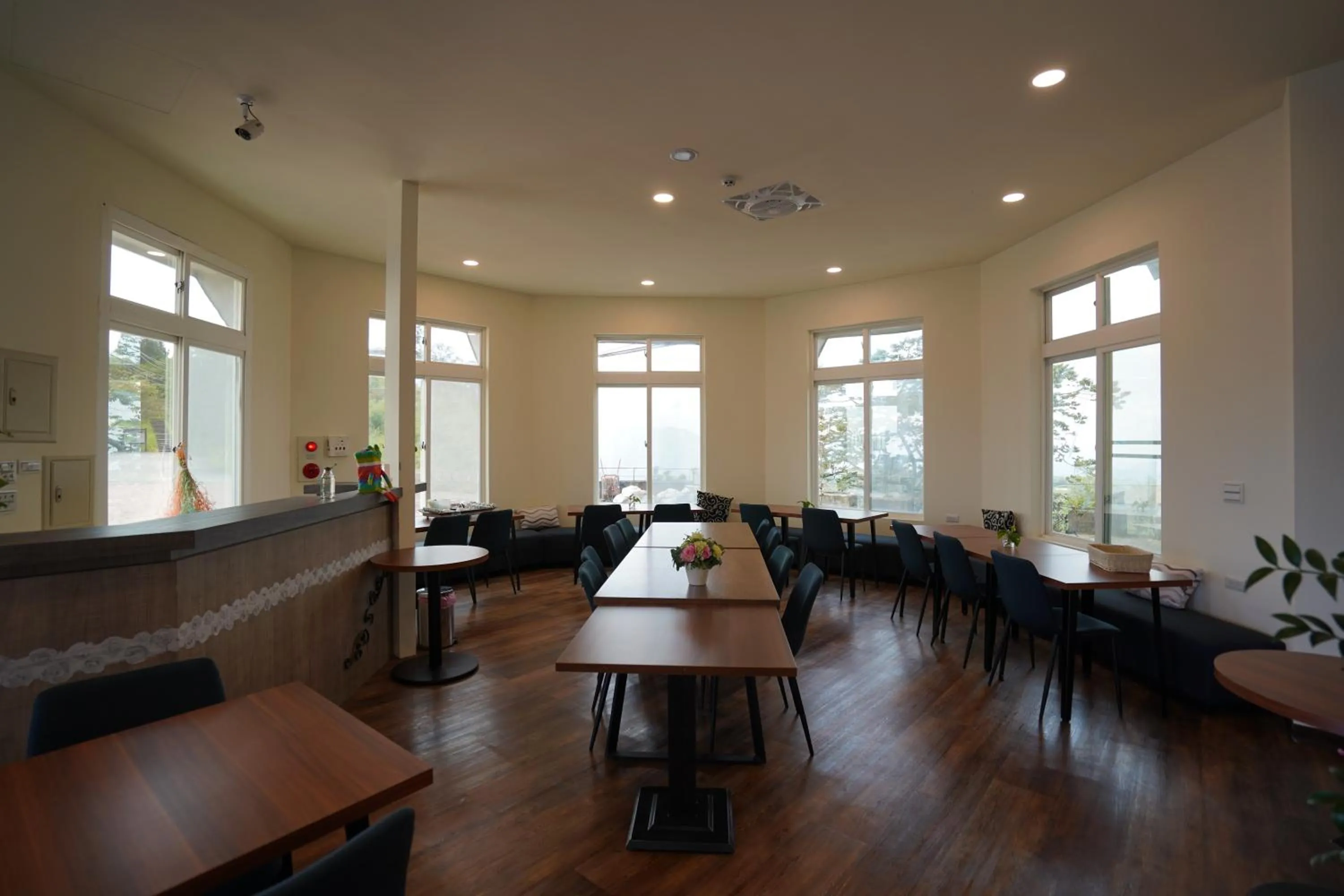 Restaurant/places to eat in SunSweet House