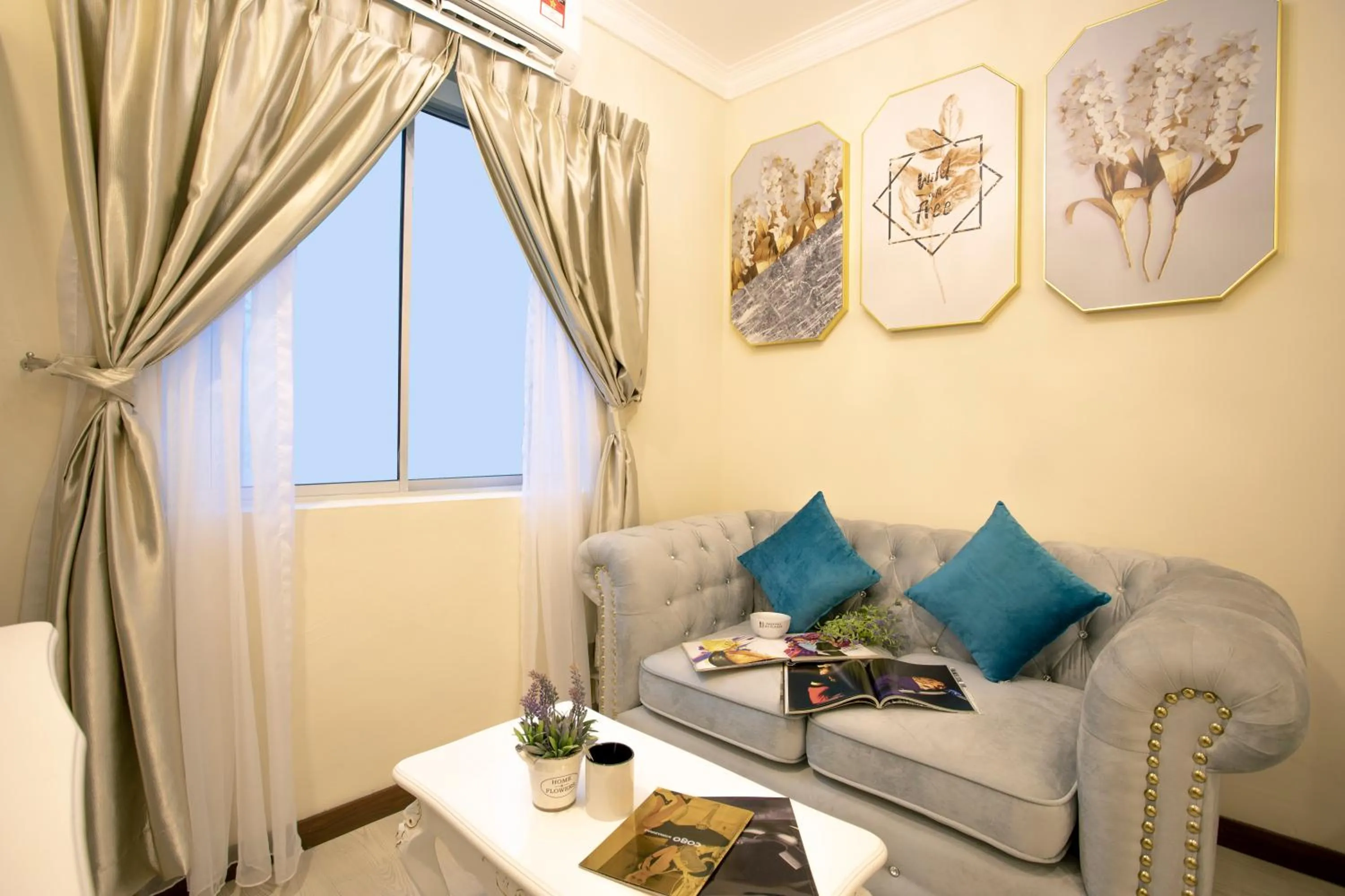 Seating area in HotSpot @ City Centre by SSVC