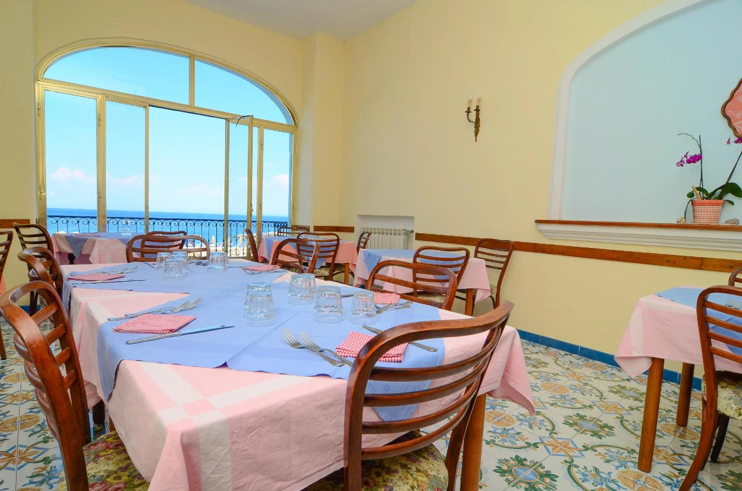 Restaurant/places to eat in Hotel Terme Marina