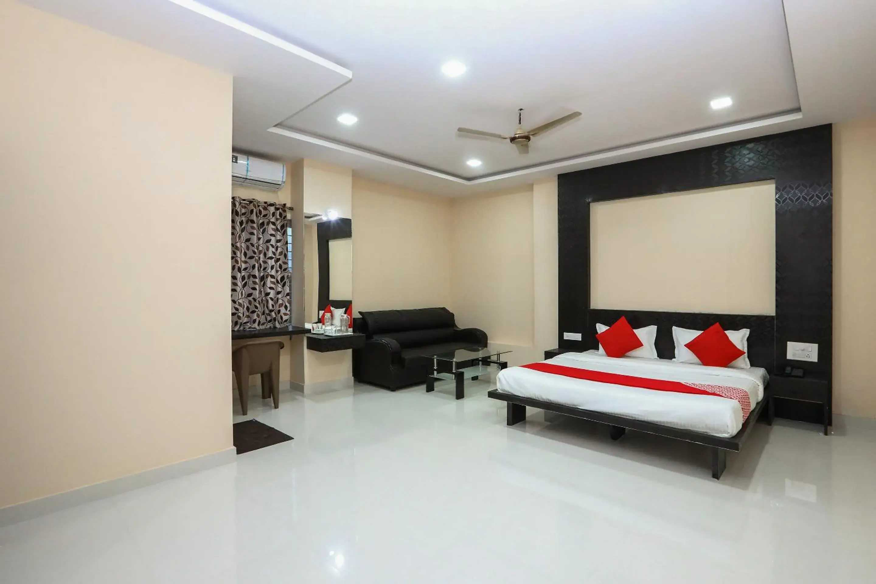 Suvarna Suits Suvarna Suits