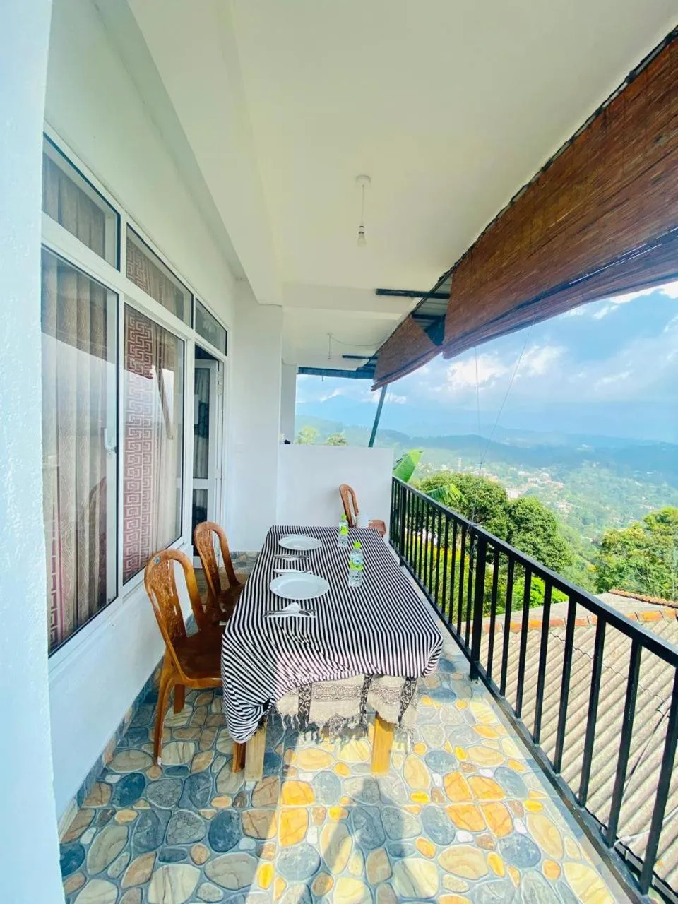 Balcony/Terrace in Pleasant Peak