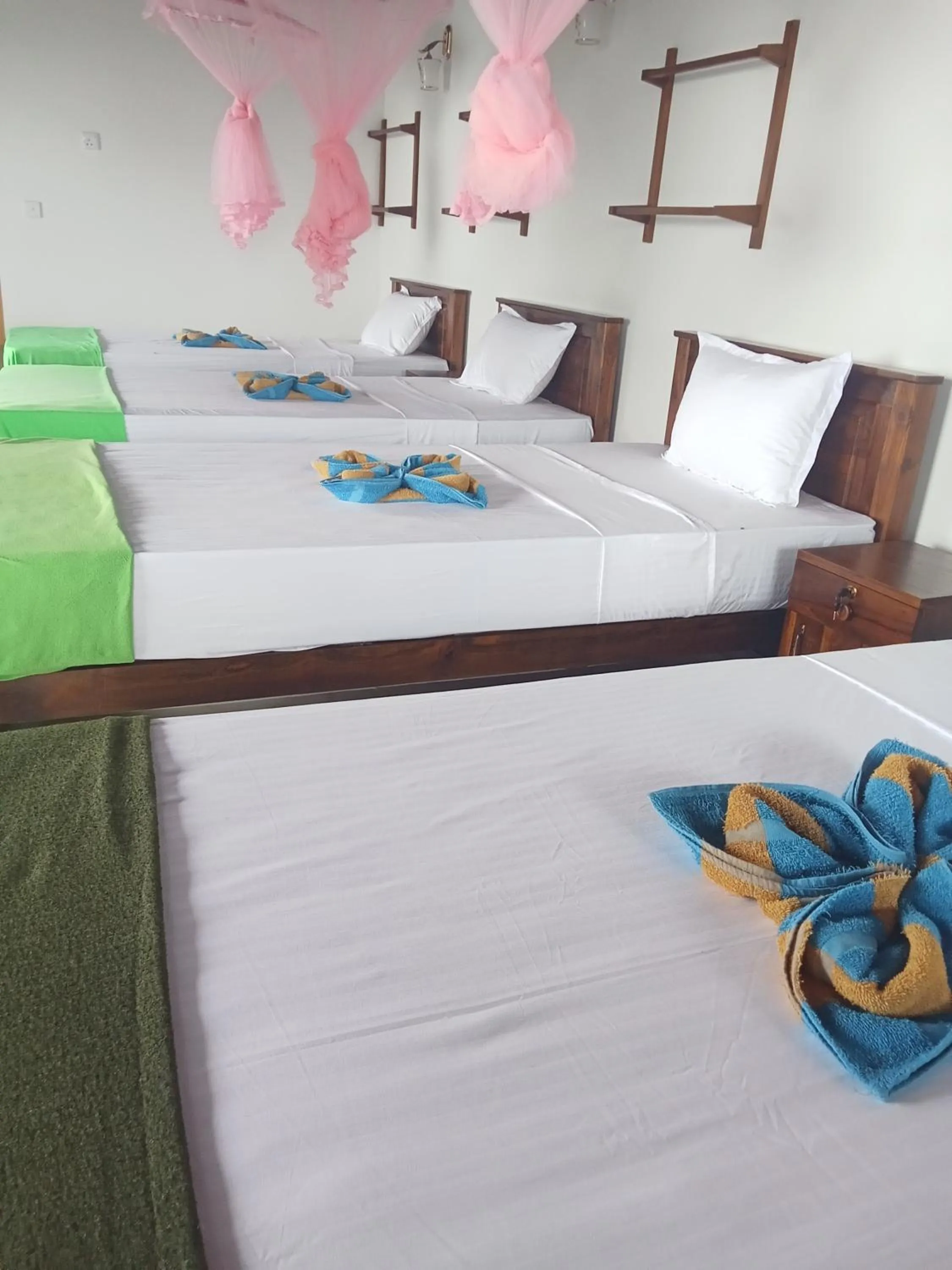 Bed in Pleasant Peak