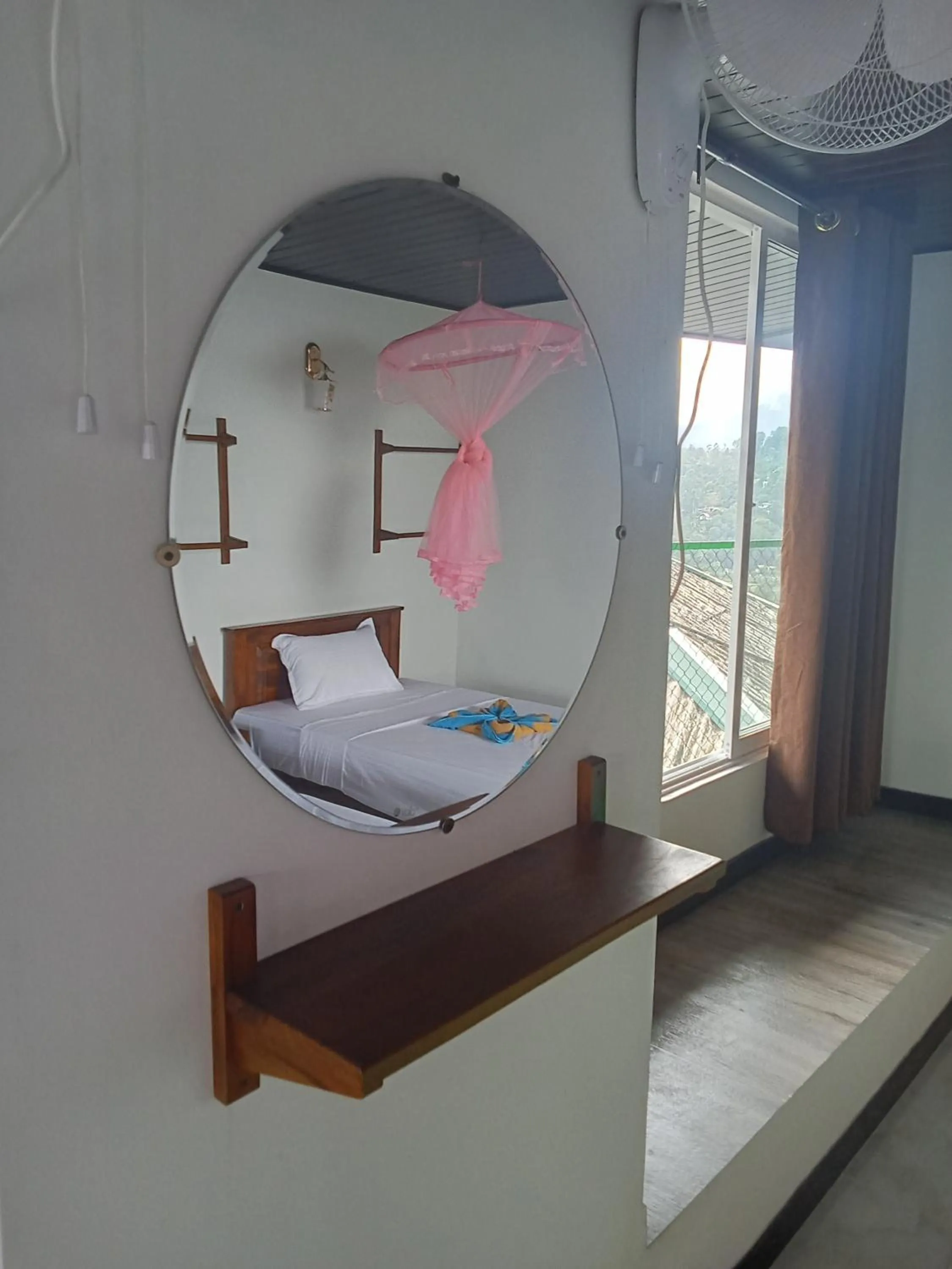 Bed in Pleasant Peak