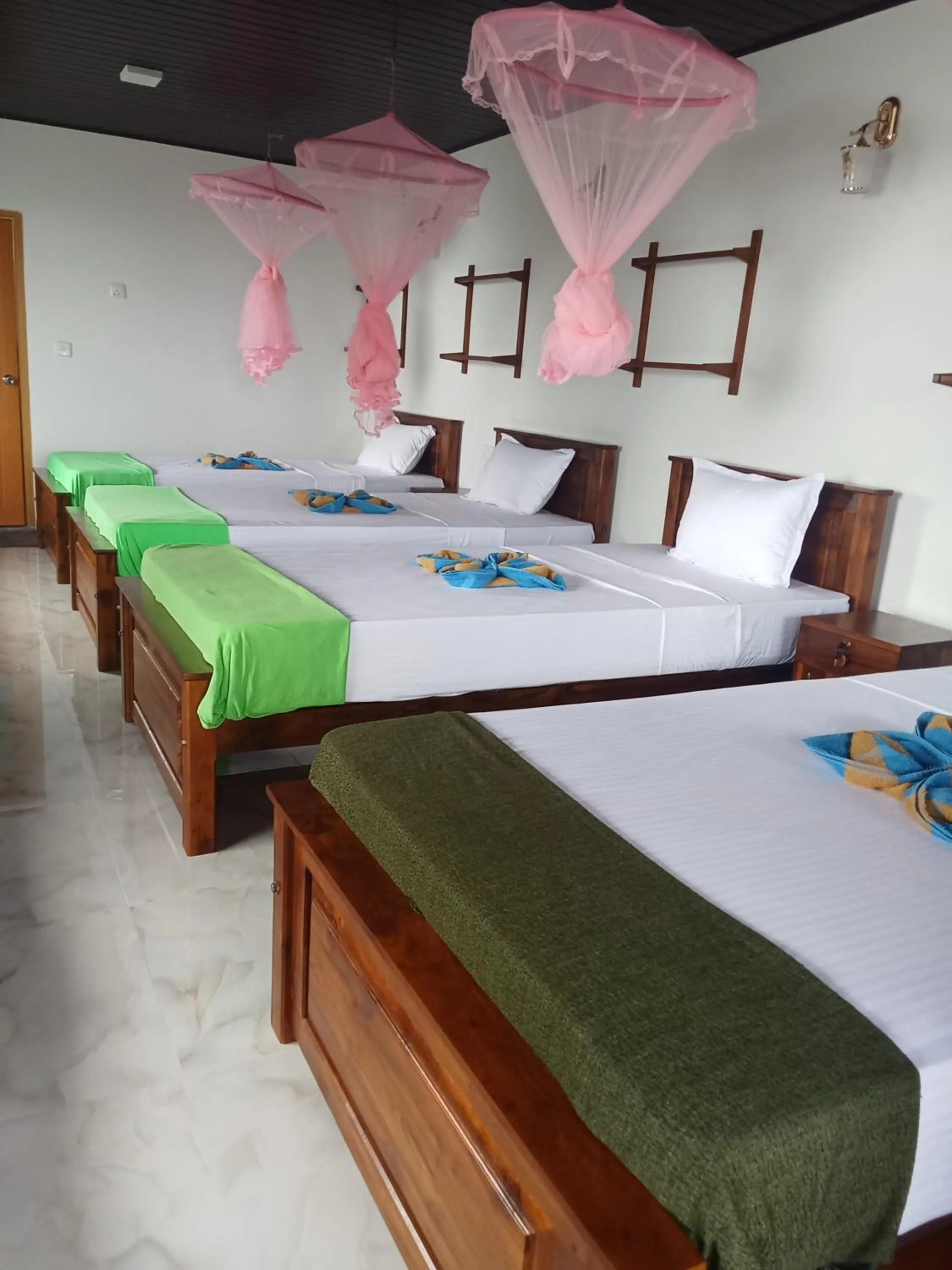 Bed in Pleasant Peak