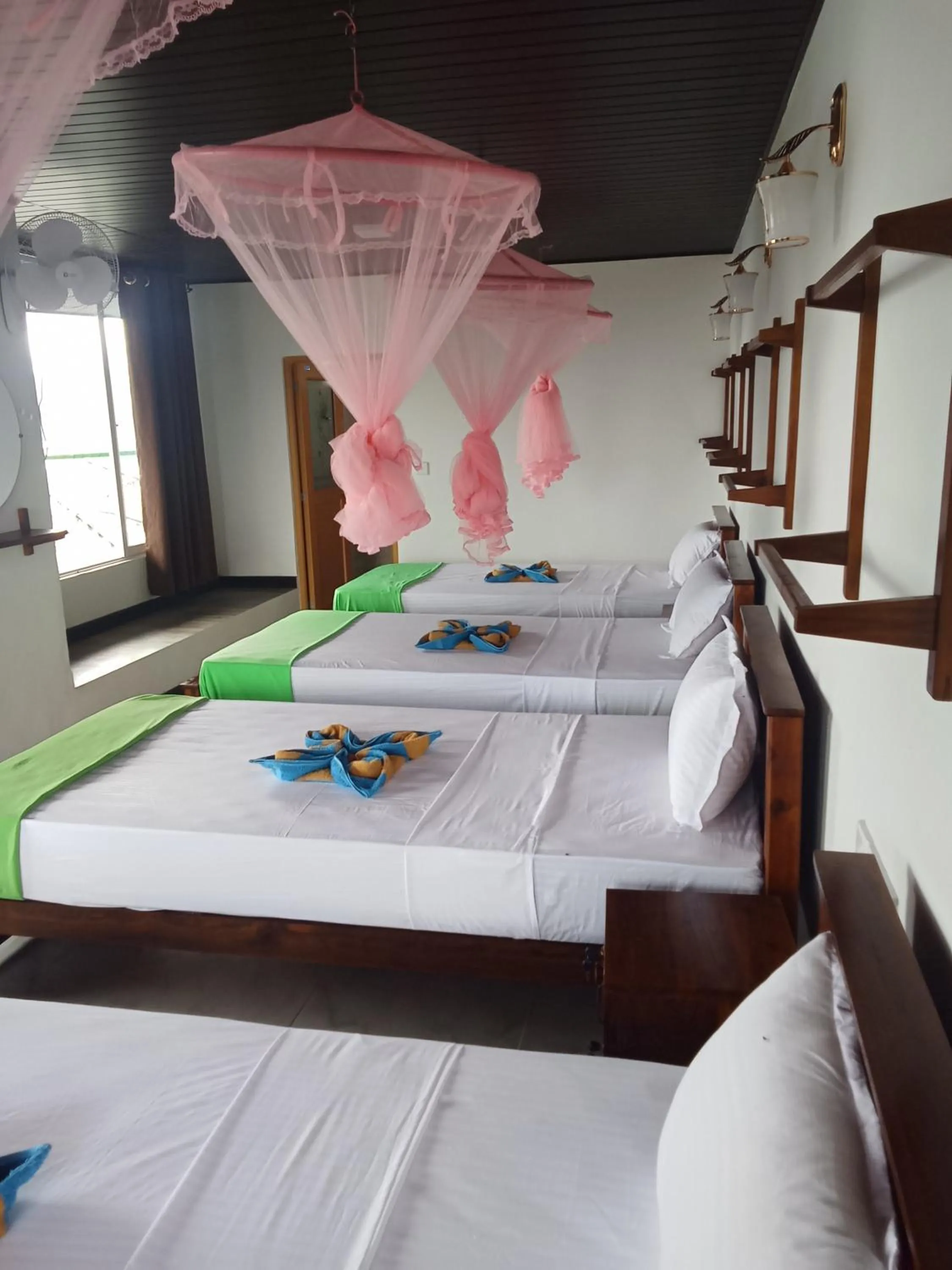 Bed in Pleasant Peak