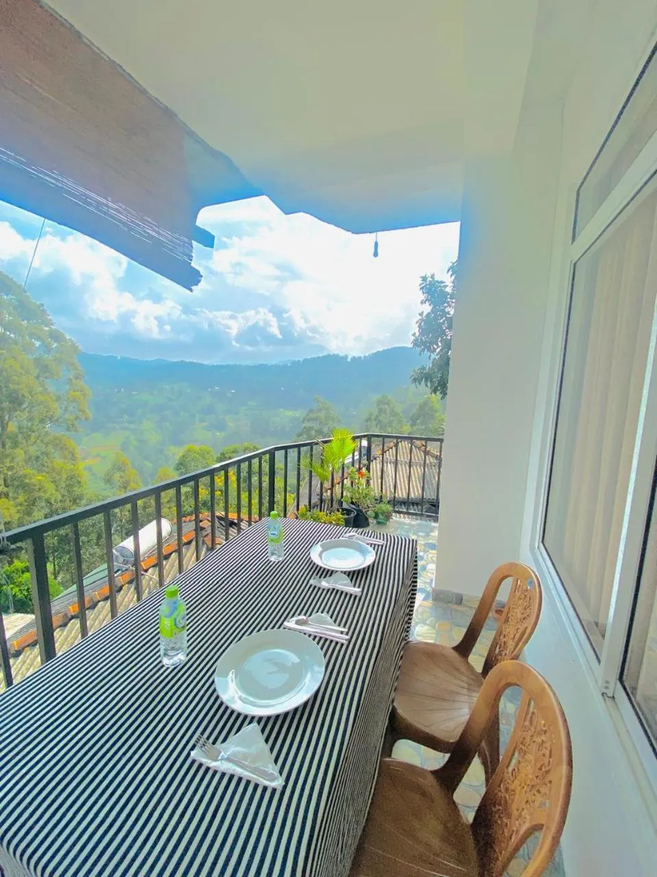 Balcony/Terrace in Pleasant Peak