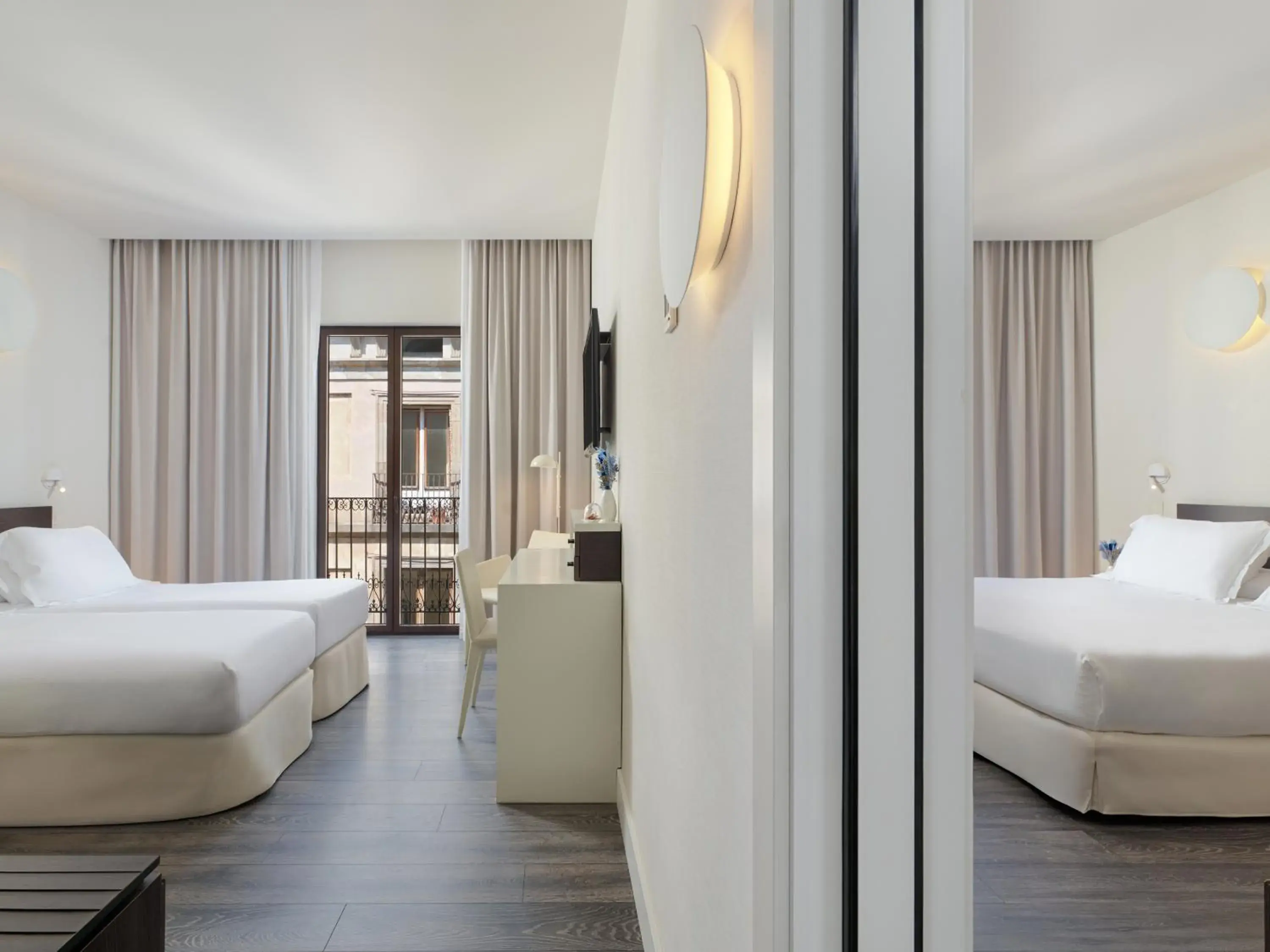 Bed in H10 Port Vell 4* Sup Bed in H10 Port Vell 4* Sup