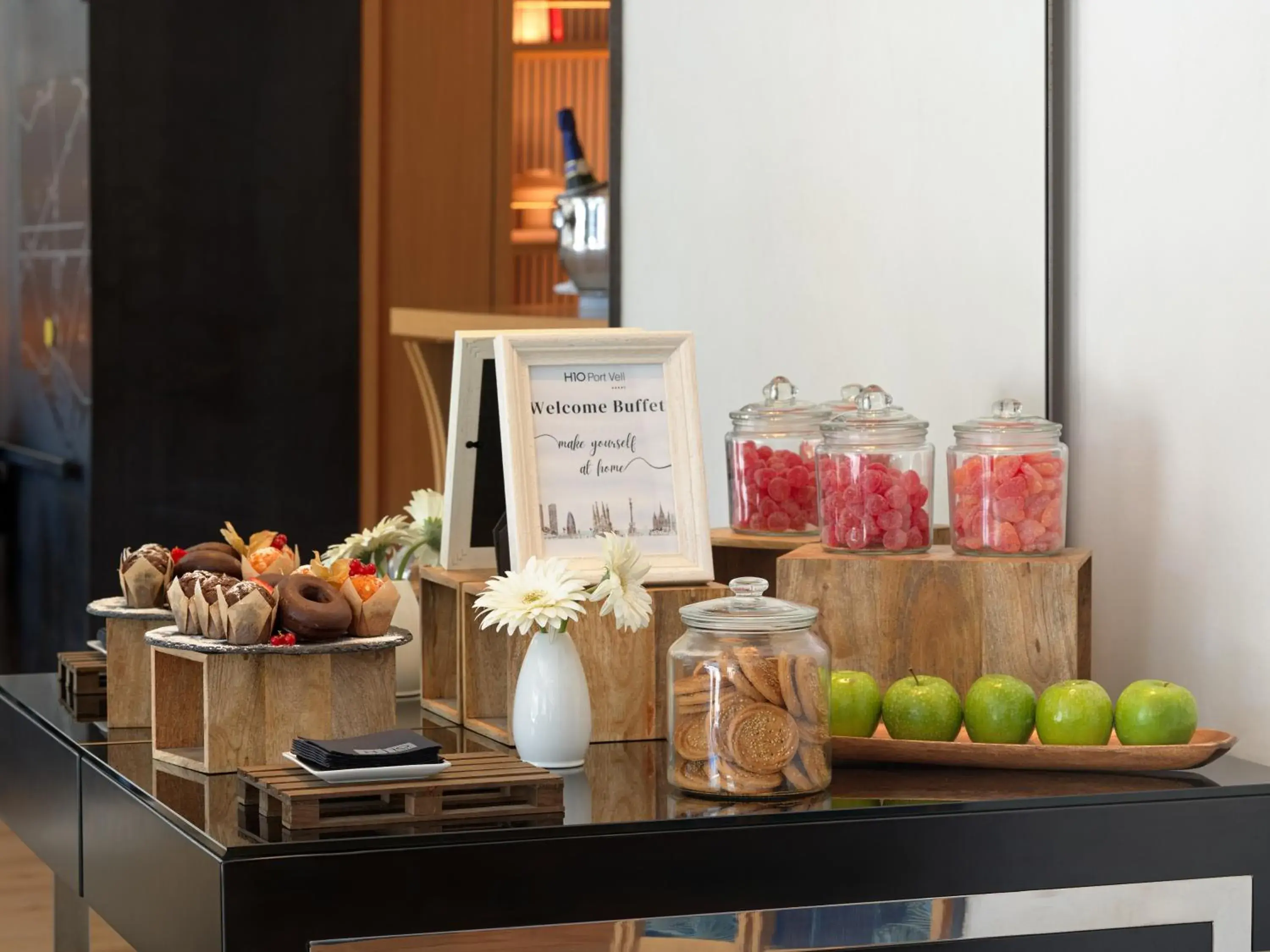 Lobby or reception in H10 Port Vell 4* Sup Lobby or reception in H10 Port Vell 4* Sup