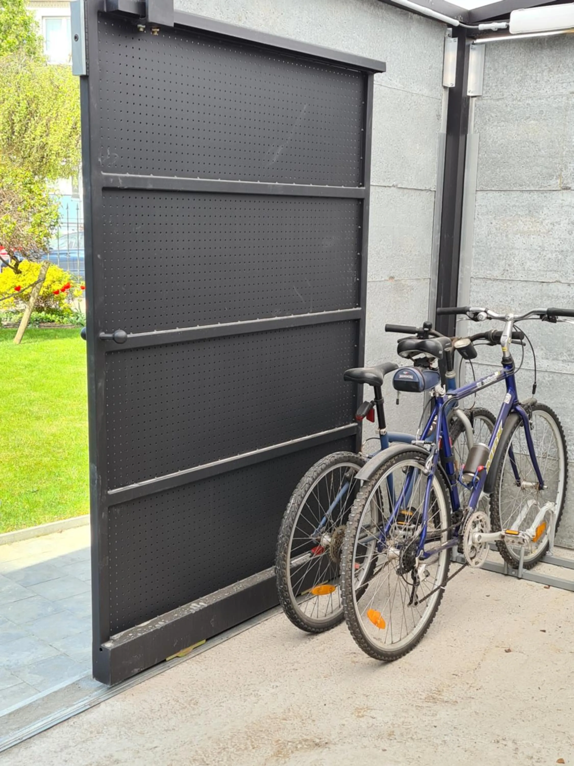 Parking in Hotel La Roseraie