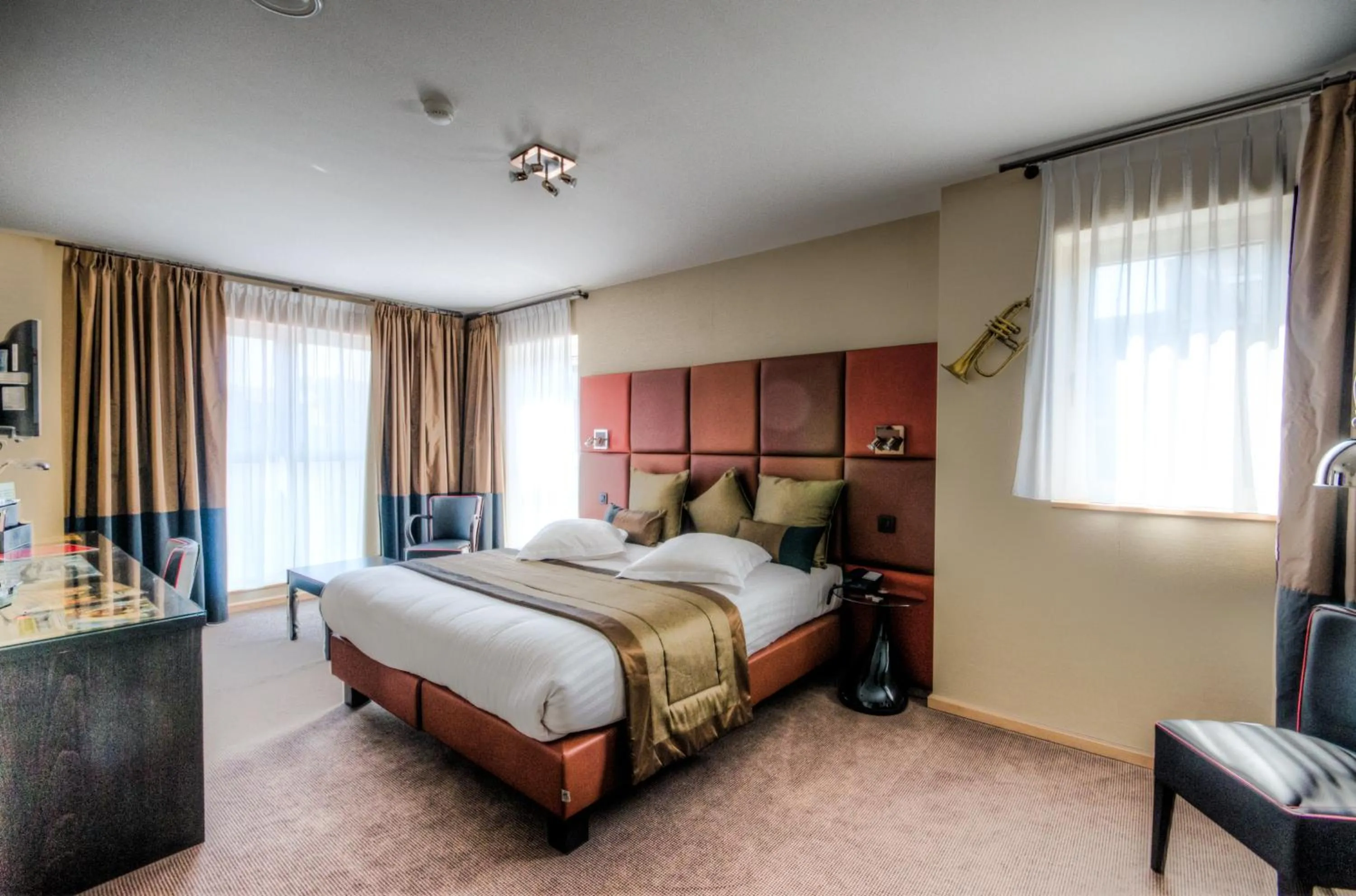 Photo of the whole room, Bed in Hotel La Roseraie