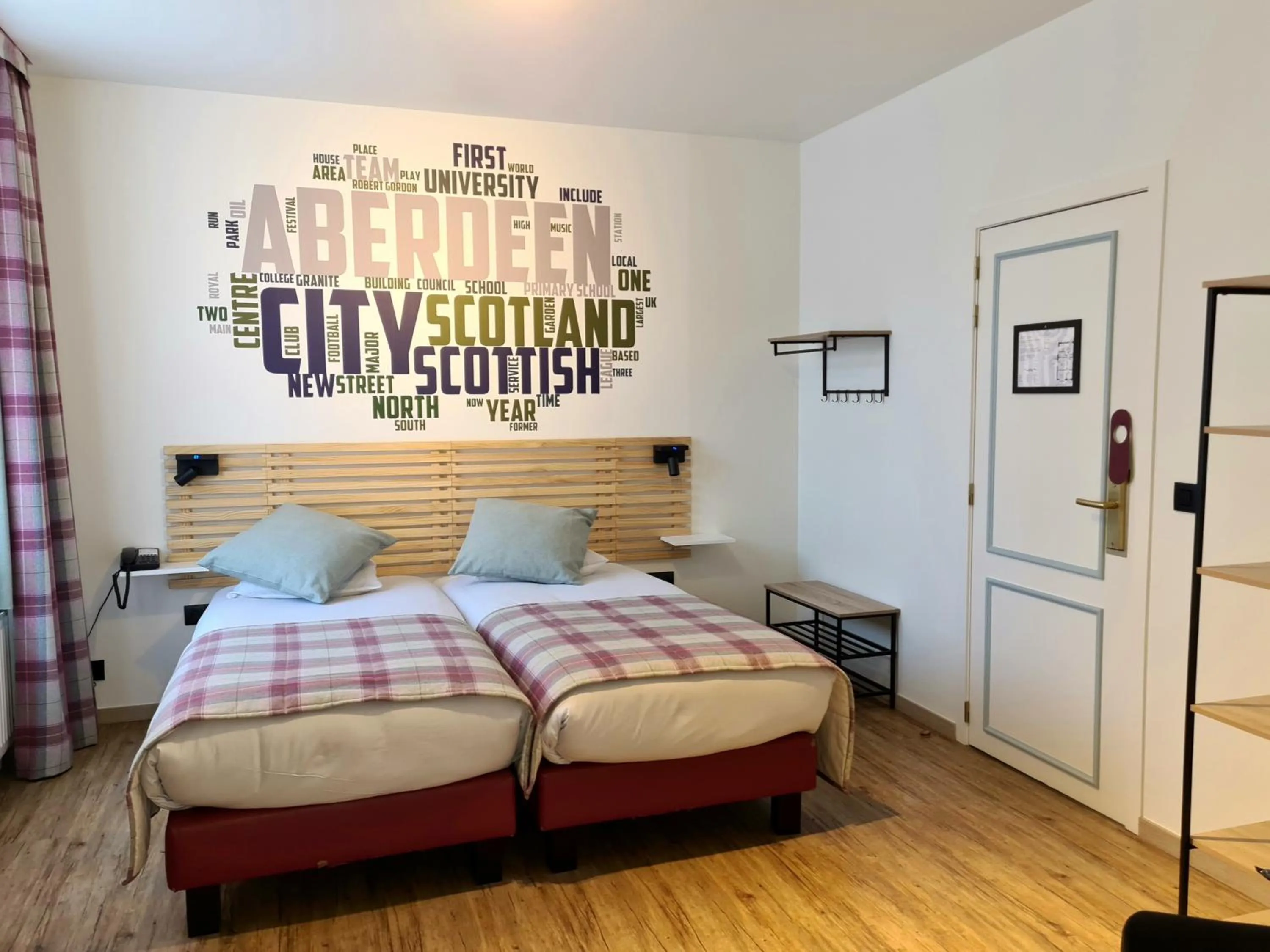 Bedroom, Bed in Hotel La Roseraie