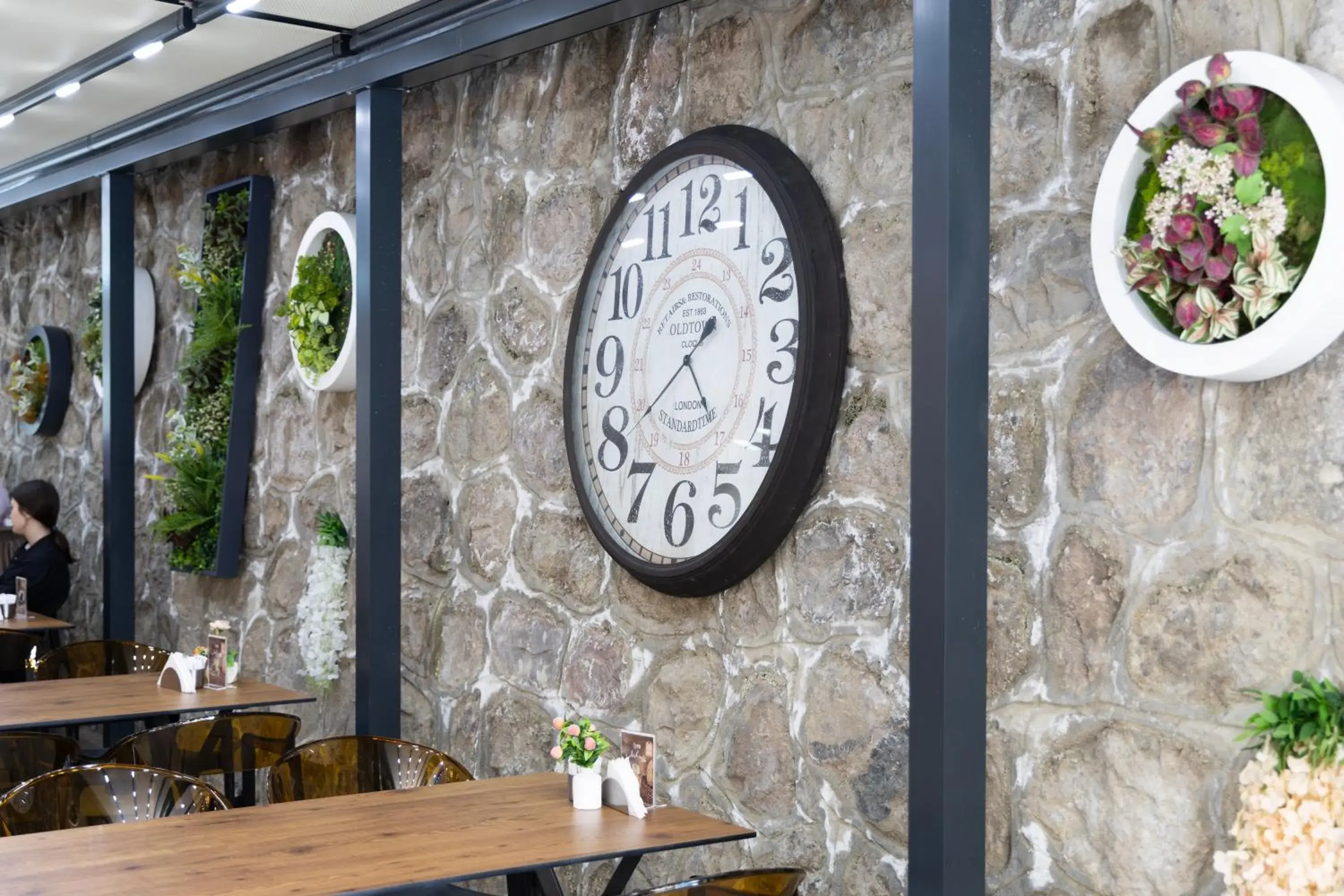 Restaurant/places to eat in Alya Hotel Restaurant/places to eat in Alya Hotel