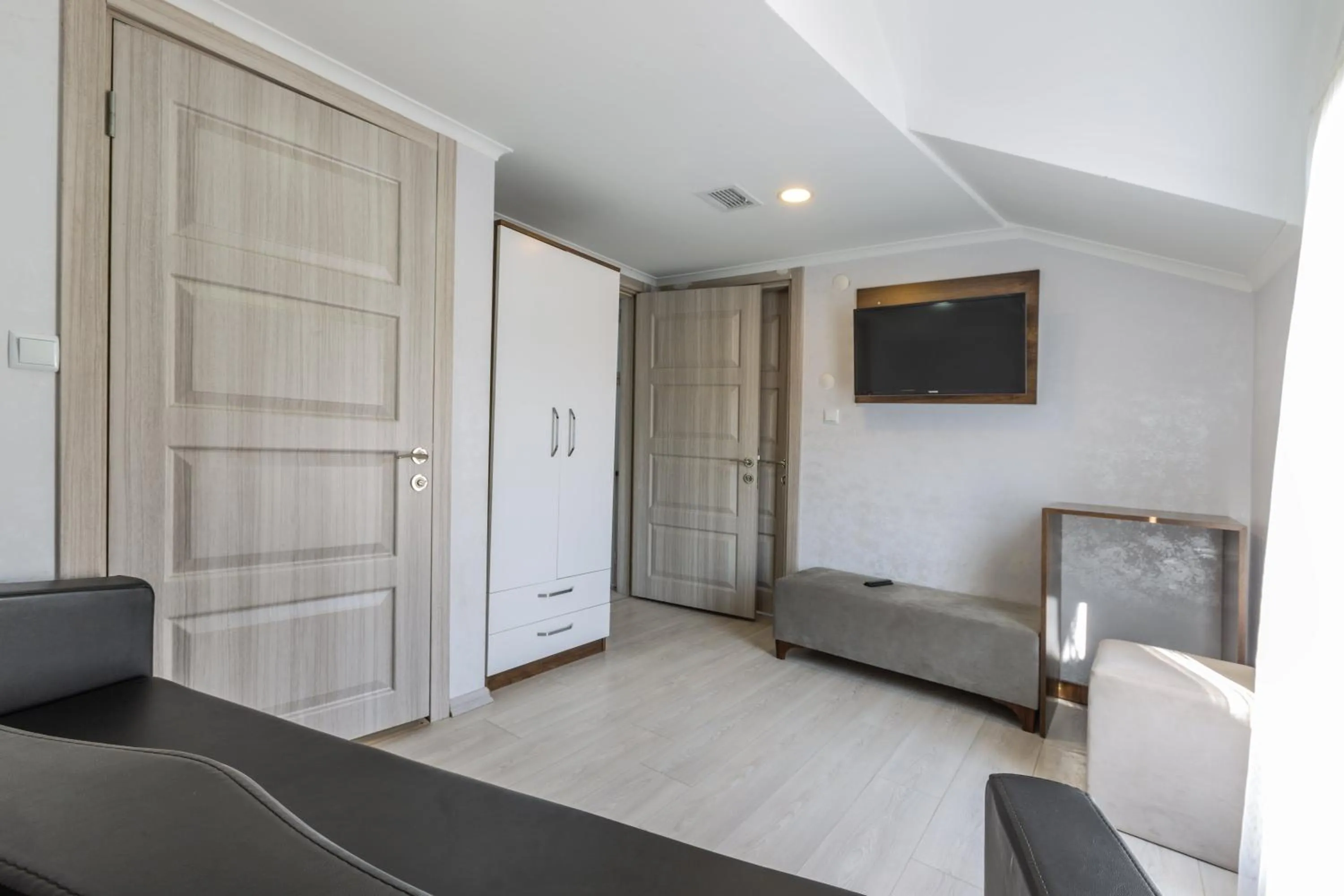 TV and multimedia in Alya Hotel