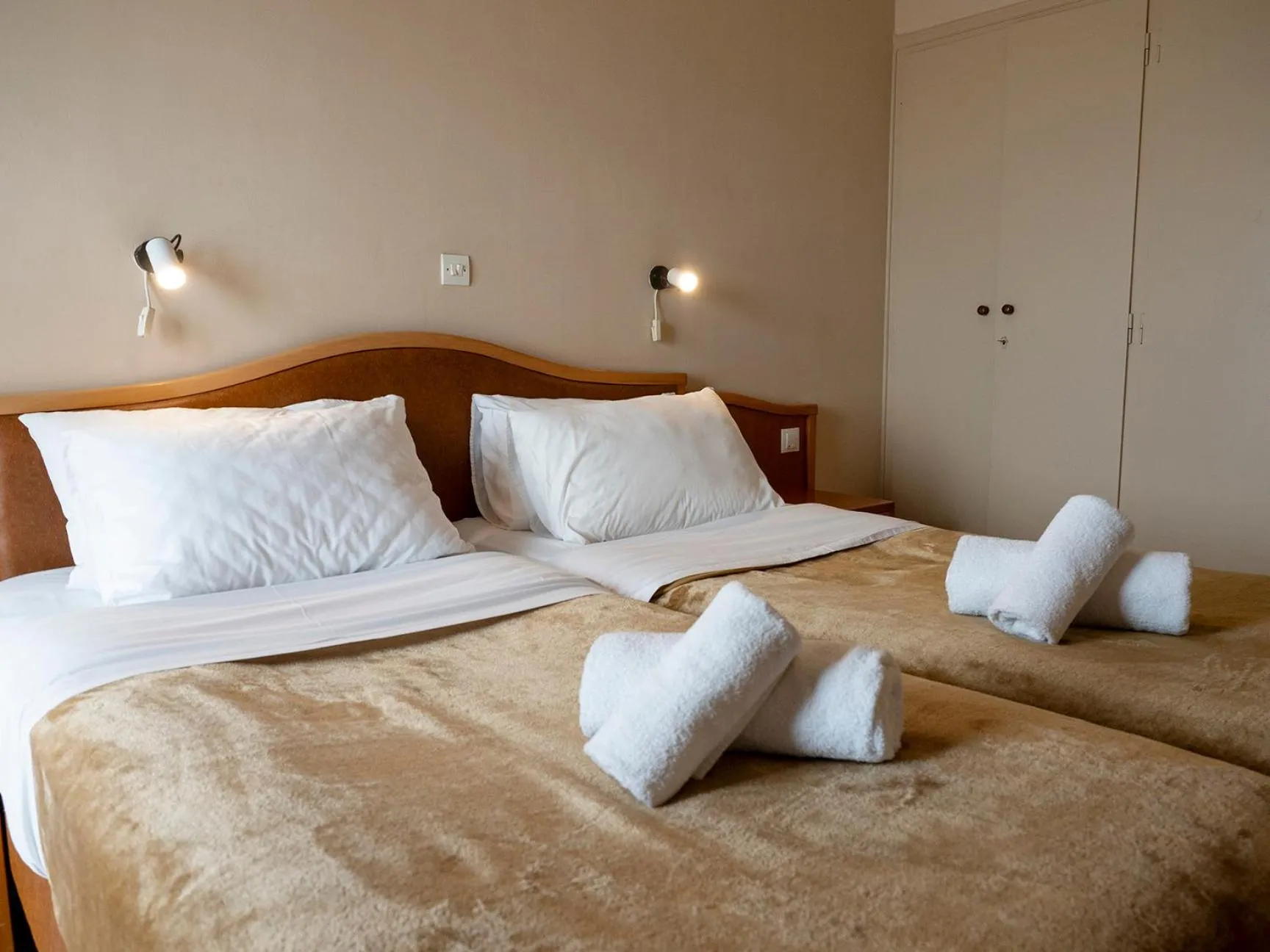 Photo of the whole room, Bed in Sappho Hotel