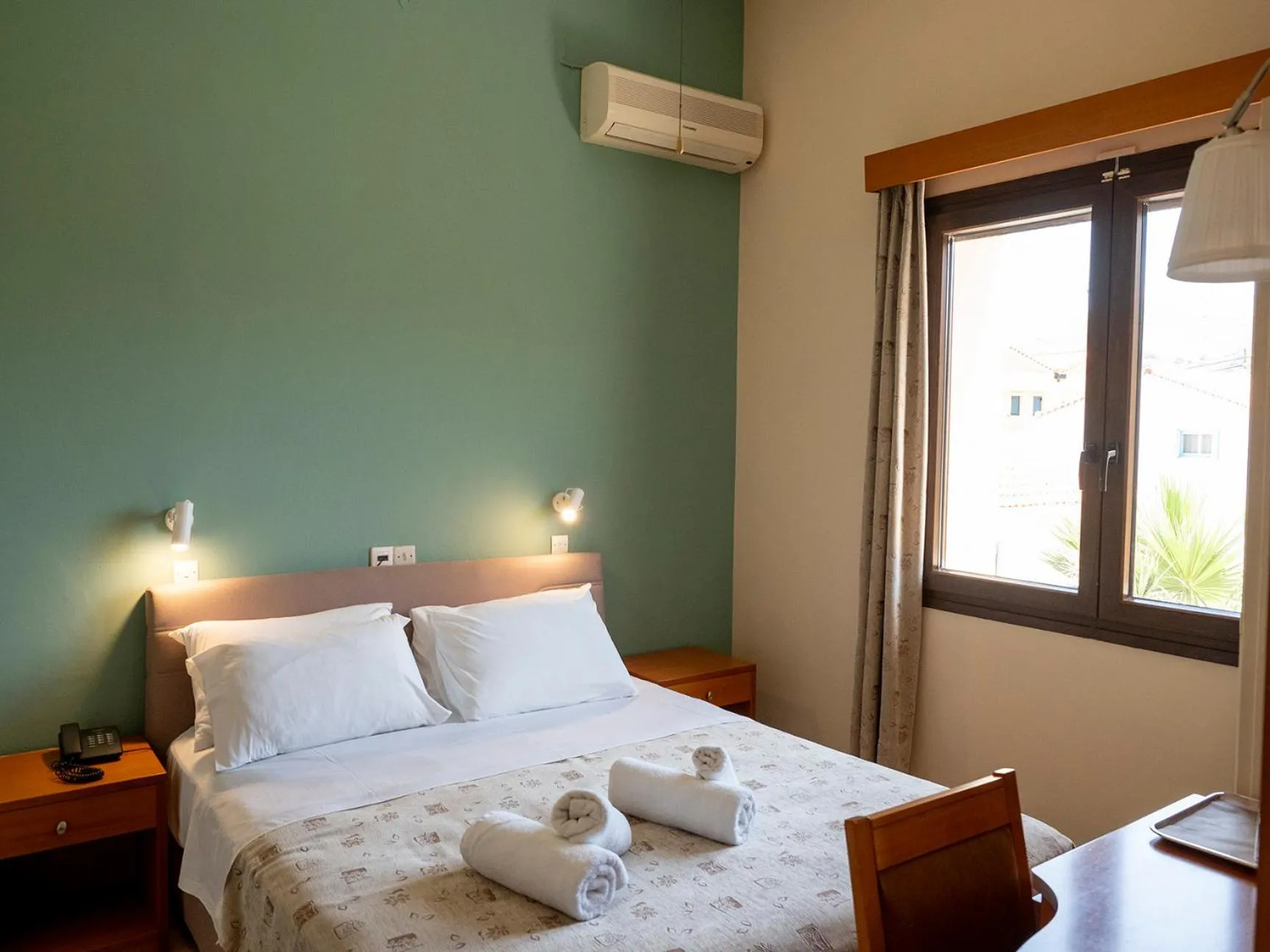 Photo of the whole room, Bed in Sappho Hotel