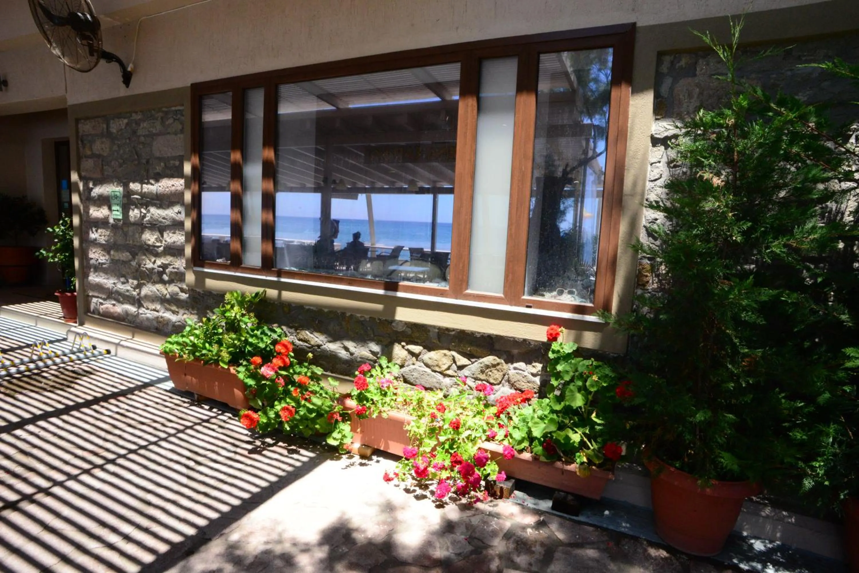 Facade/entrance in Sappho Hotel